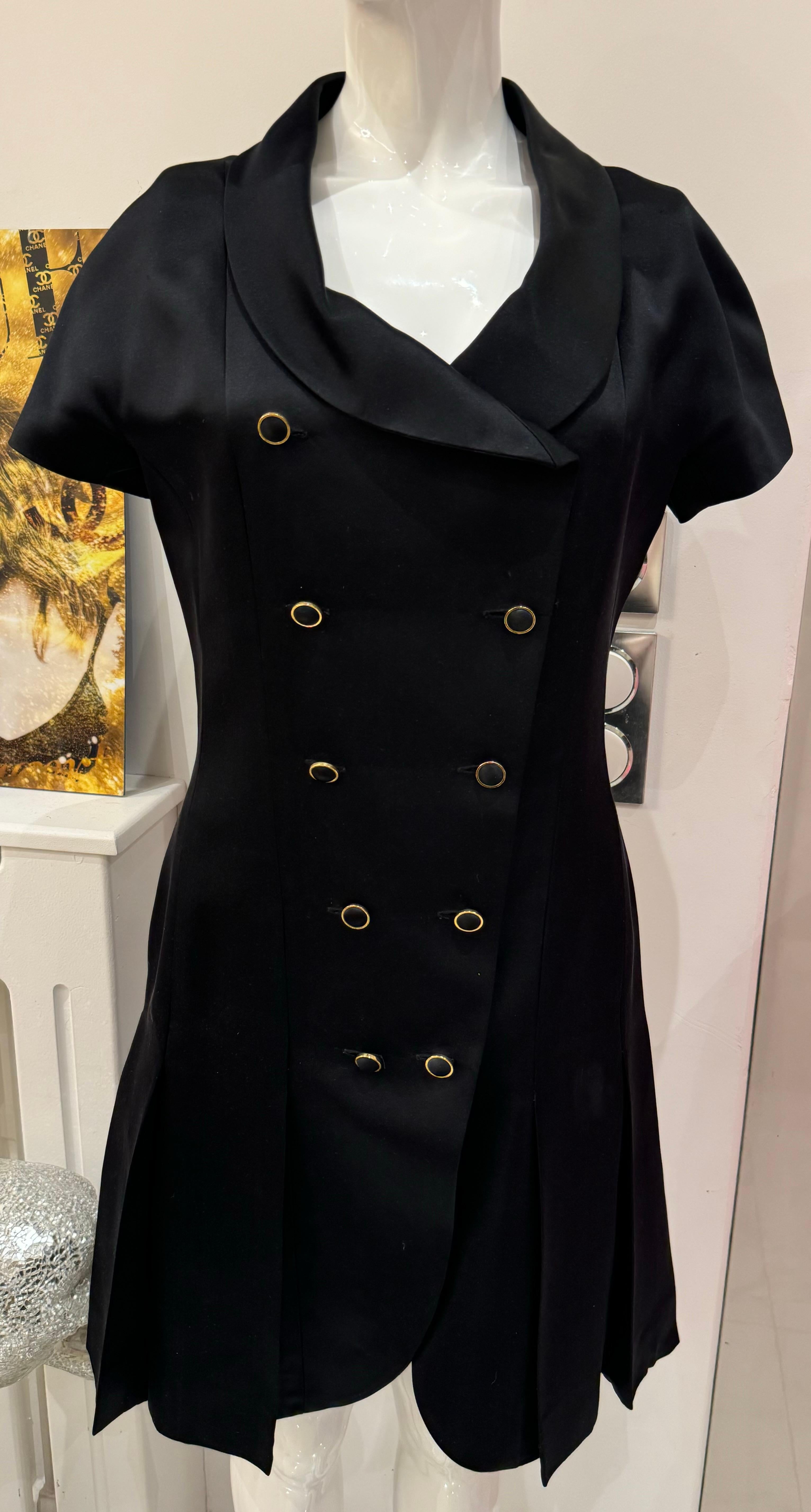 De las mujeres Vestido de satén de seda negro de la pasarela Chanel 1990-1991