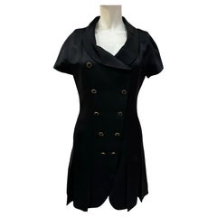 Vestido de satén de seda negro de la pasarela Chanel 1990-1991