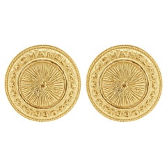 Boucles d'oreilles médaillon Chanel 1990