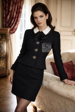 CHANEL 1990 Rares Black Tweed Suit with CC Giant Camellia Button 34 FR