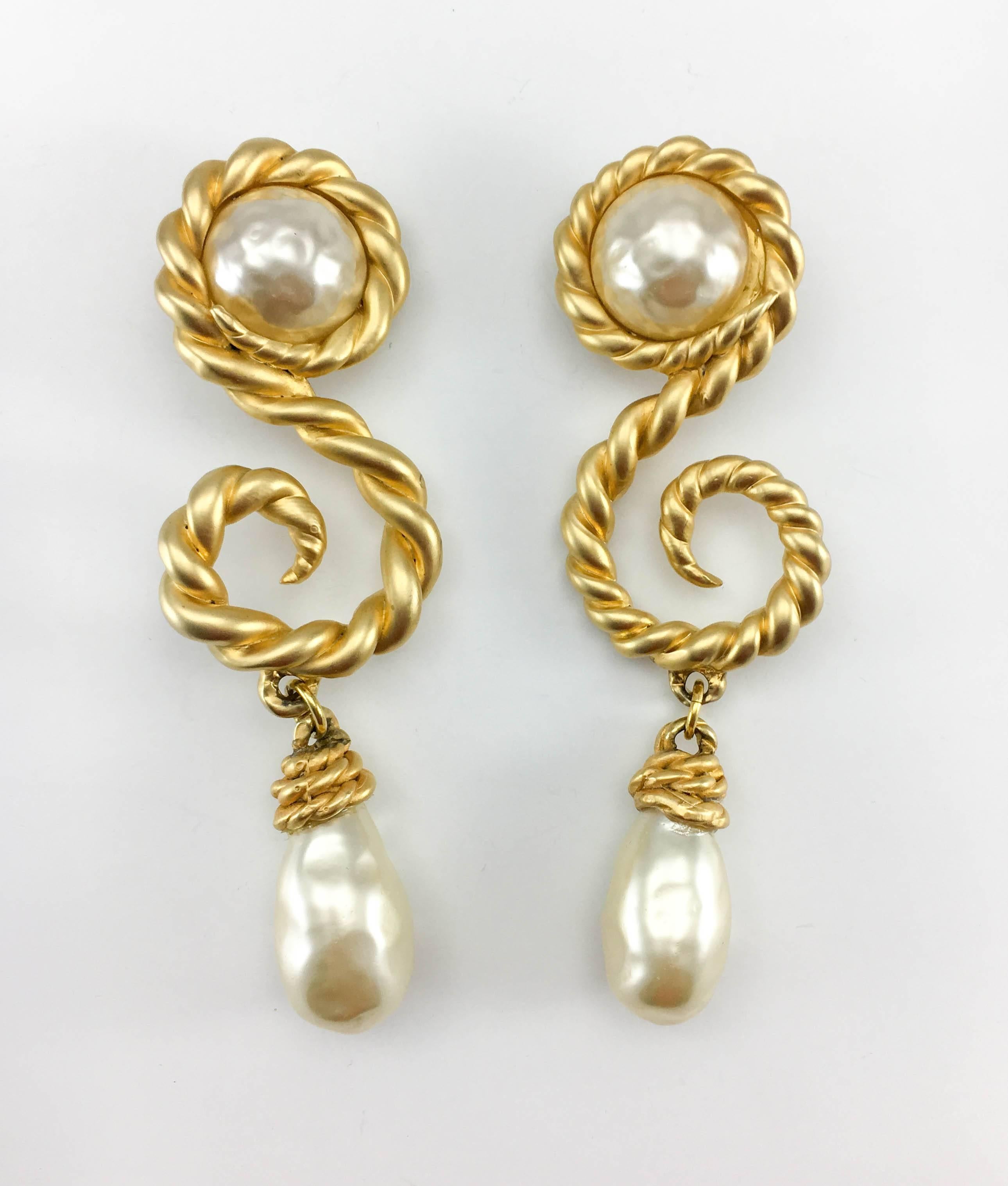 Chanel Runway Massive Matte Gilded Arabesque and Baroque Faux Pearl Clip-On Earrings. These stunning earrings by Chanel were designed by the super jewellery designer Victoire de Castellane for the 1990 Spring / Summer runway show (refer to photos).