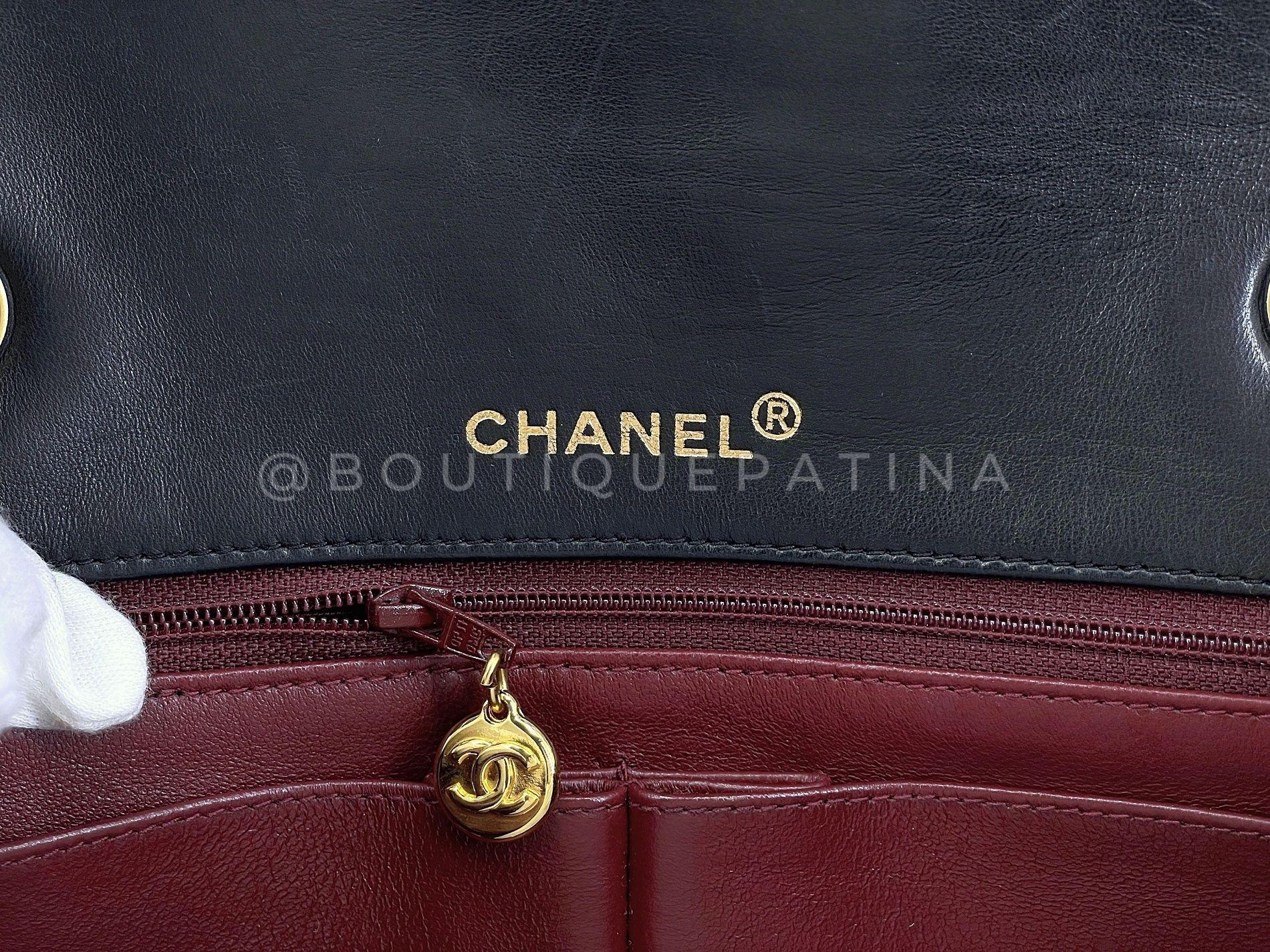 Chanel 1990 Vintage Black Lambskin Medium Full Flap Bag 24k GHW 68098 For Sale 7