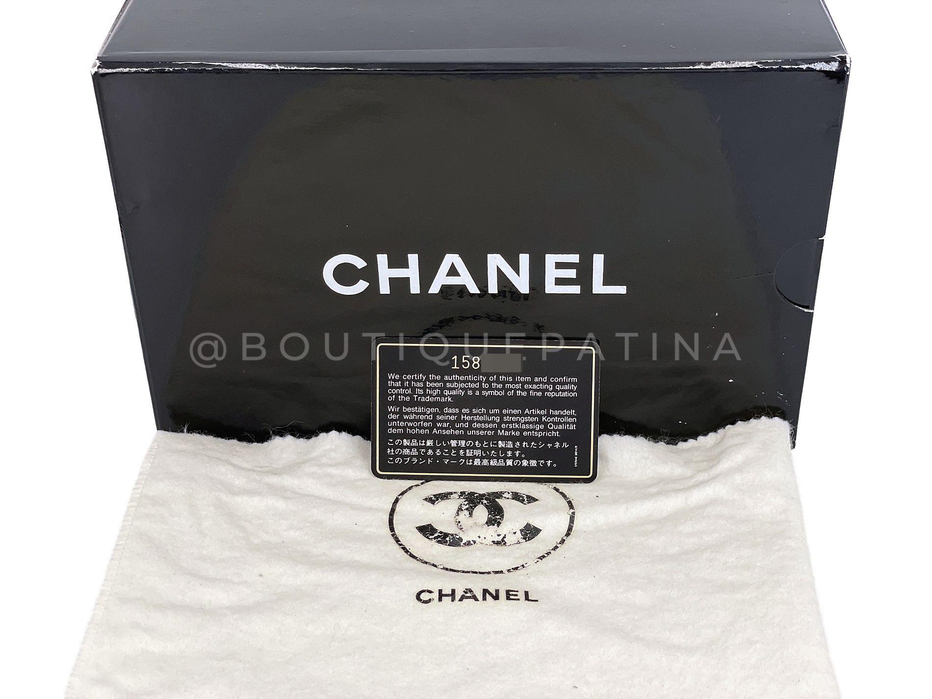 Chanel 1990 Vintage Black Lambskin Medium Full Flap Bag 24k GHW 68098 For Sale 10