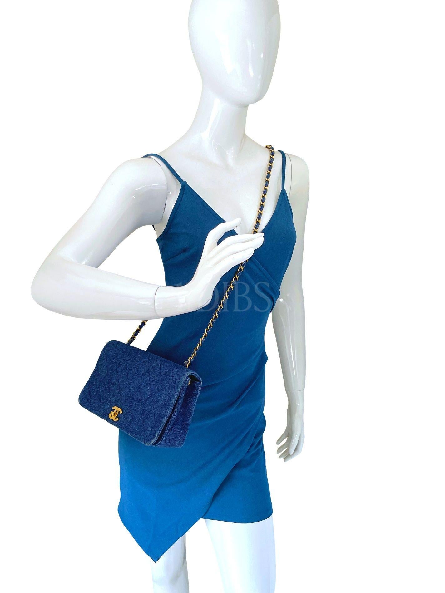 Chanel 1990 Vintage Azul Denim Bolso con Solapa 24k GHW 68206 en venta 9