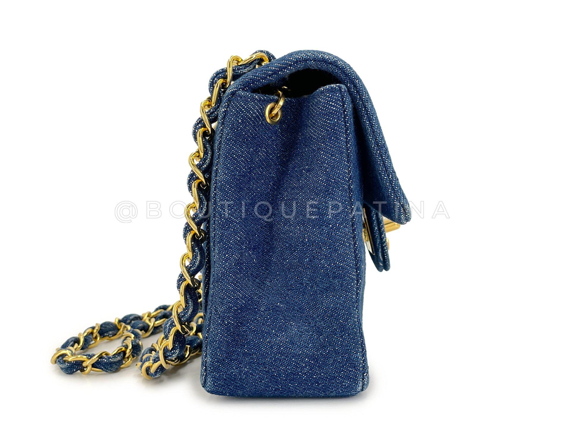 Chanel 1990 Vintage Vaquero Cuadrado Mini Bolso Solapa 24k GHW 68513 en Excelente estado para la venta en Costa Mesa, CA