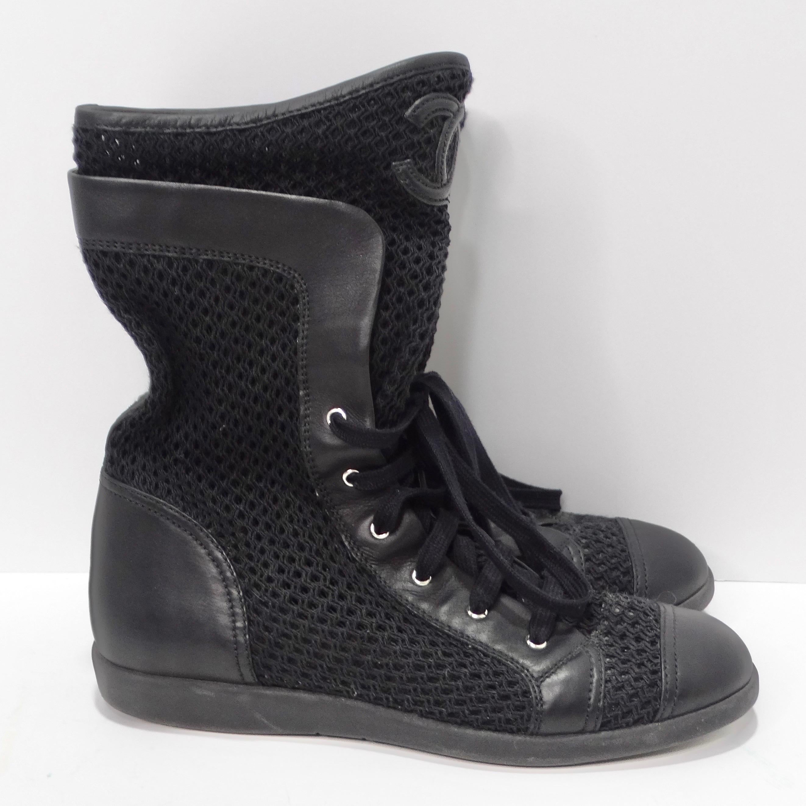 Chanel 1990s Black High Top Sneakers In Good Condition For Sale In Scottsdale, AZ