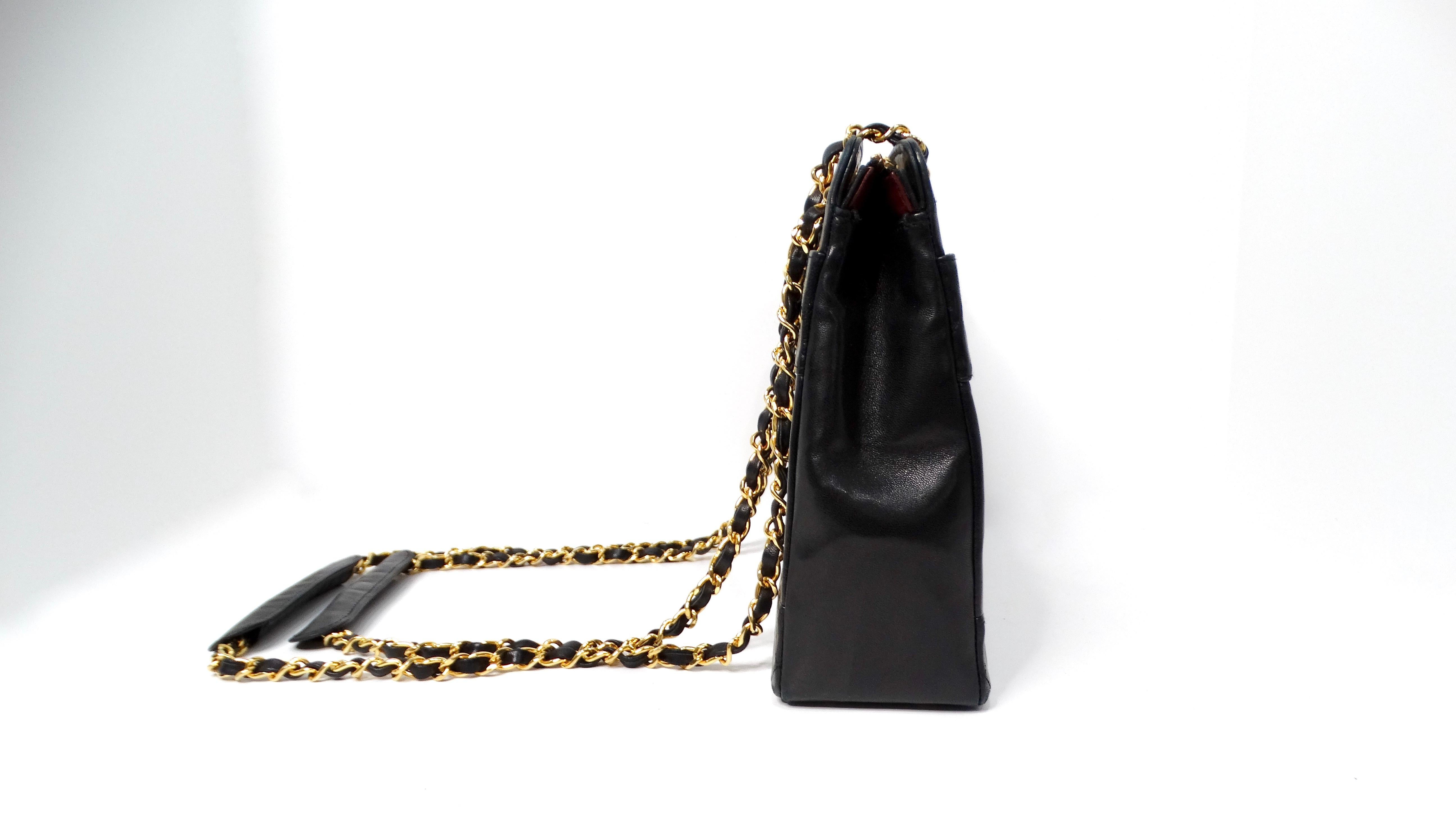 Chanel 1990s Black Lambskin Quilted Messenger Shoulder Bag In Fair Condition In Scottsdale, AZ