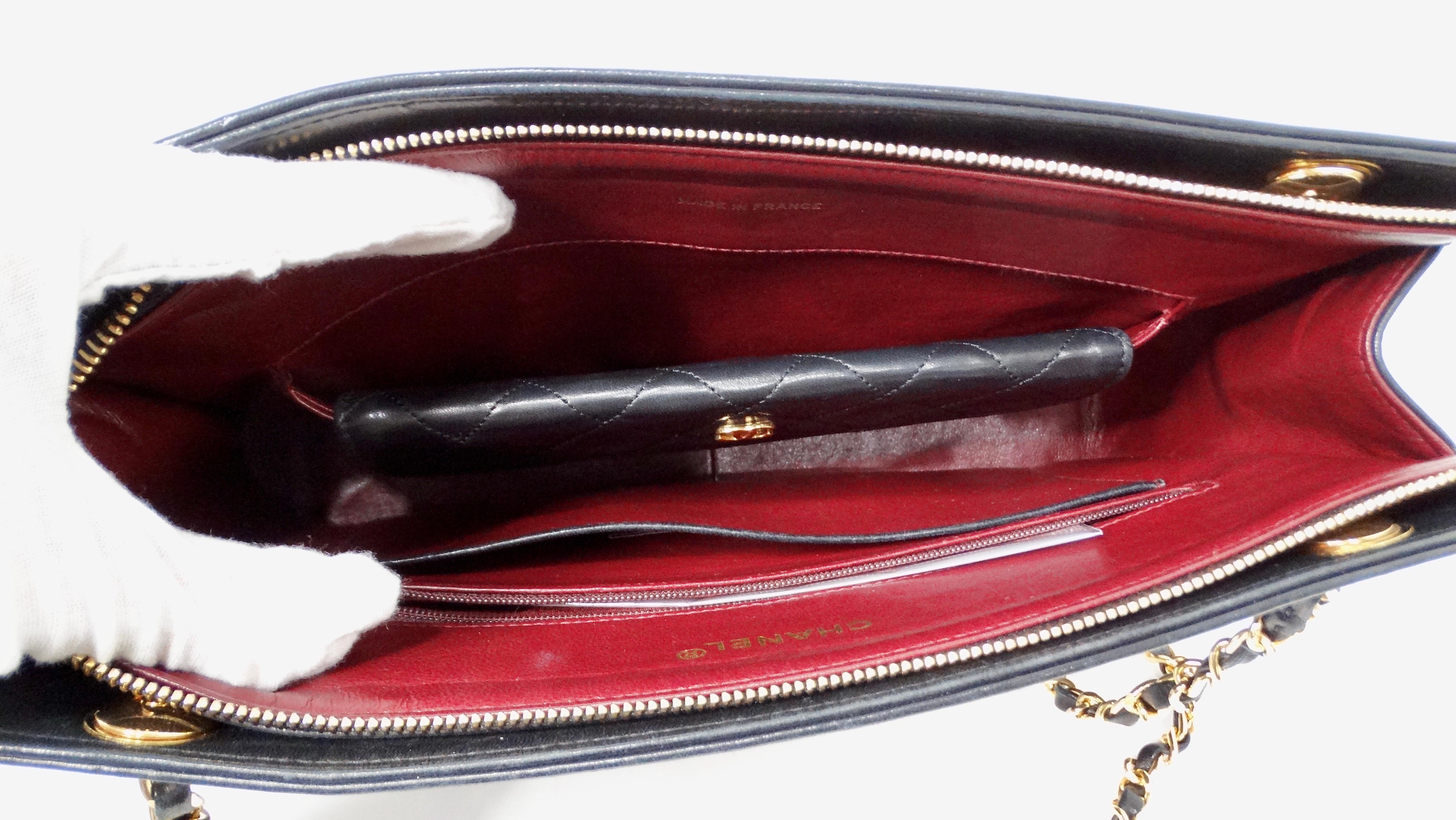 Chanel 1990s Black Lambskin Quilted Messenger Shoulder Bag 5