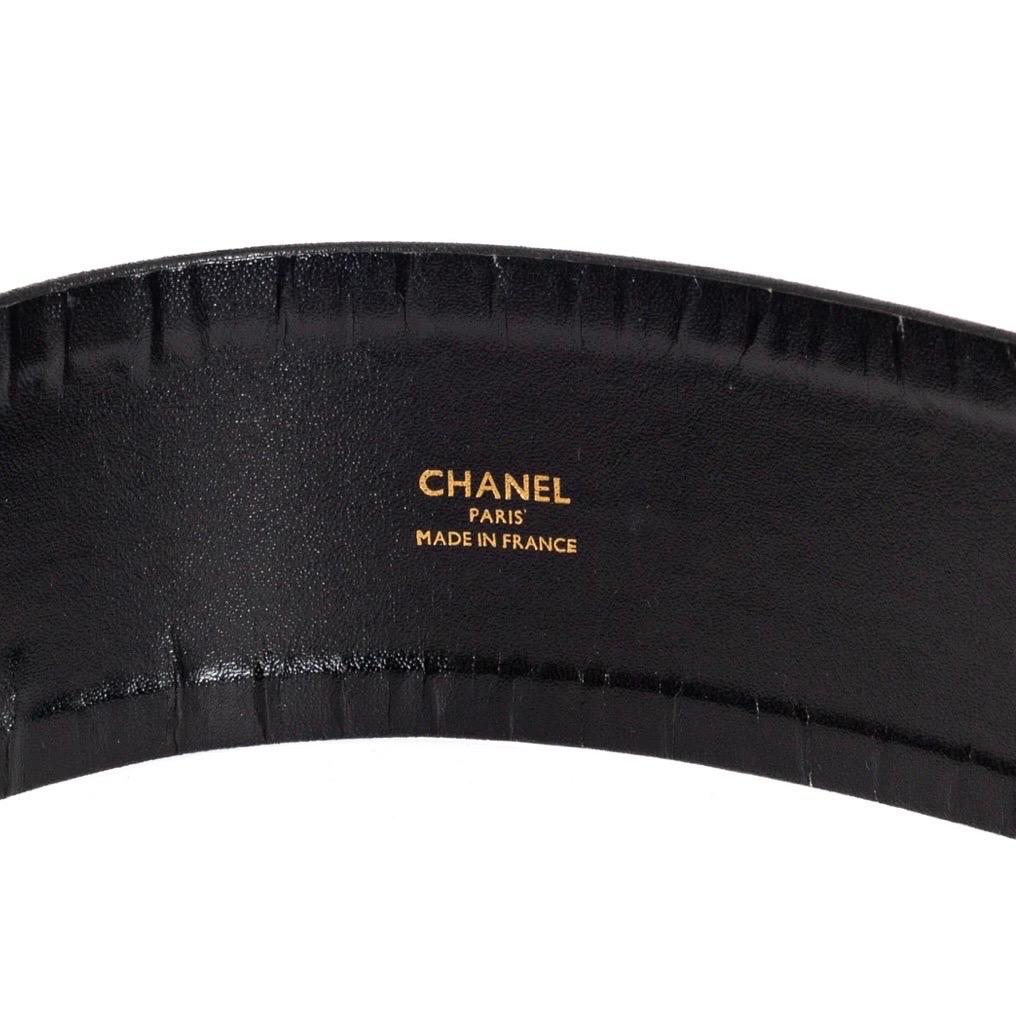 Chanel 1990s Black Leather 24k Gold Plated Filigree Belt For Sale 3