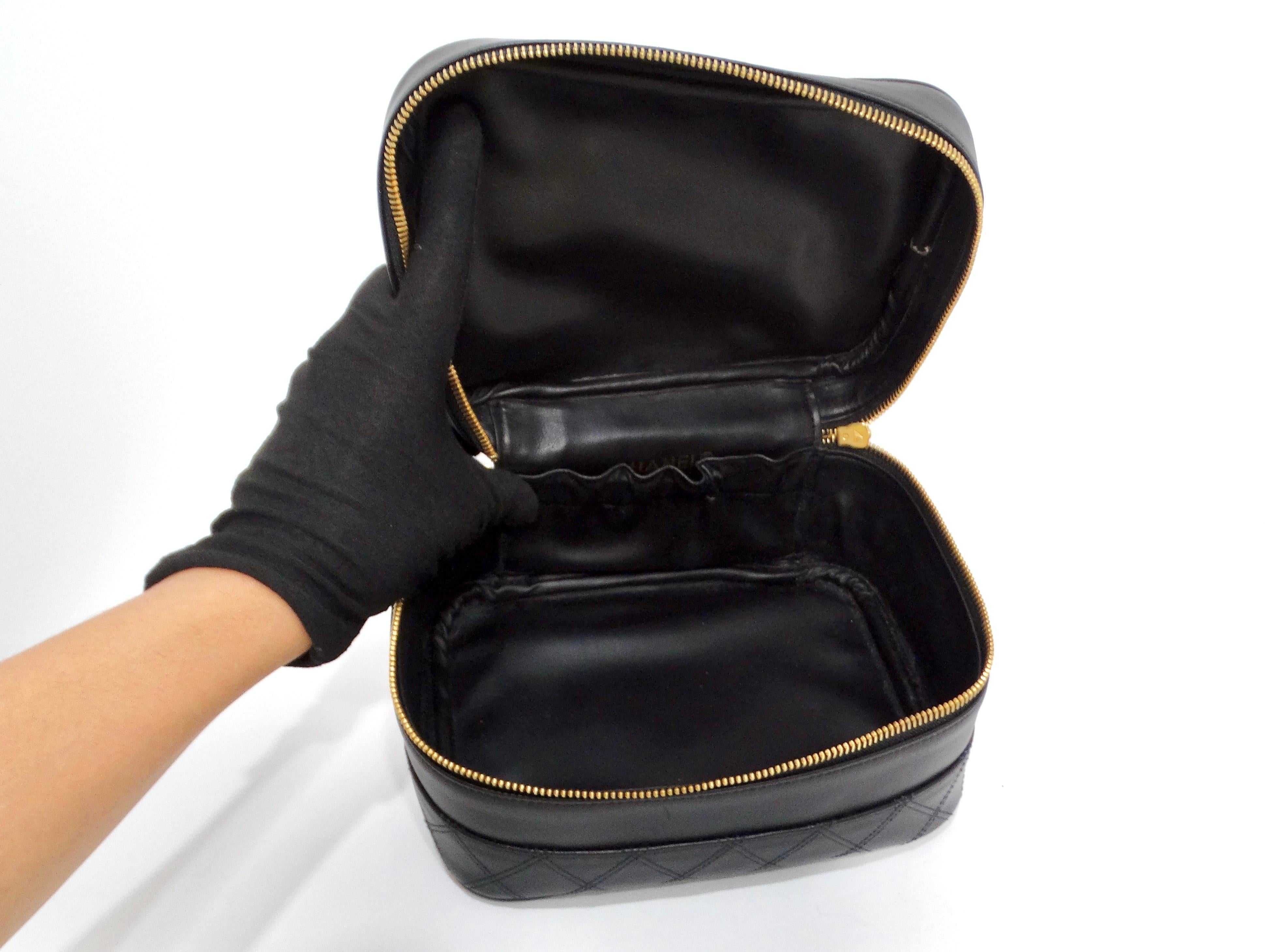 Chanel 1990s Black Quilted Lambskin Vanity Case For Sale 6