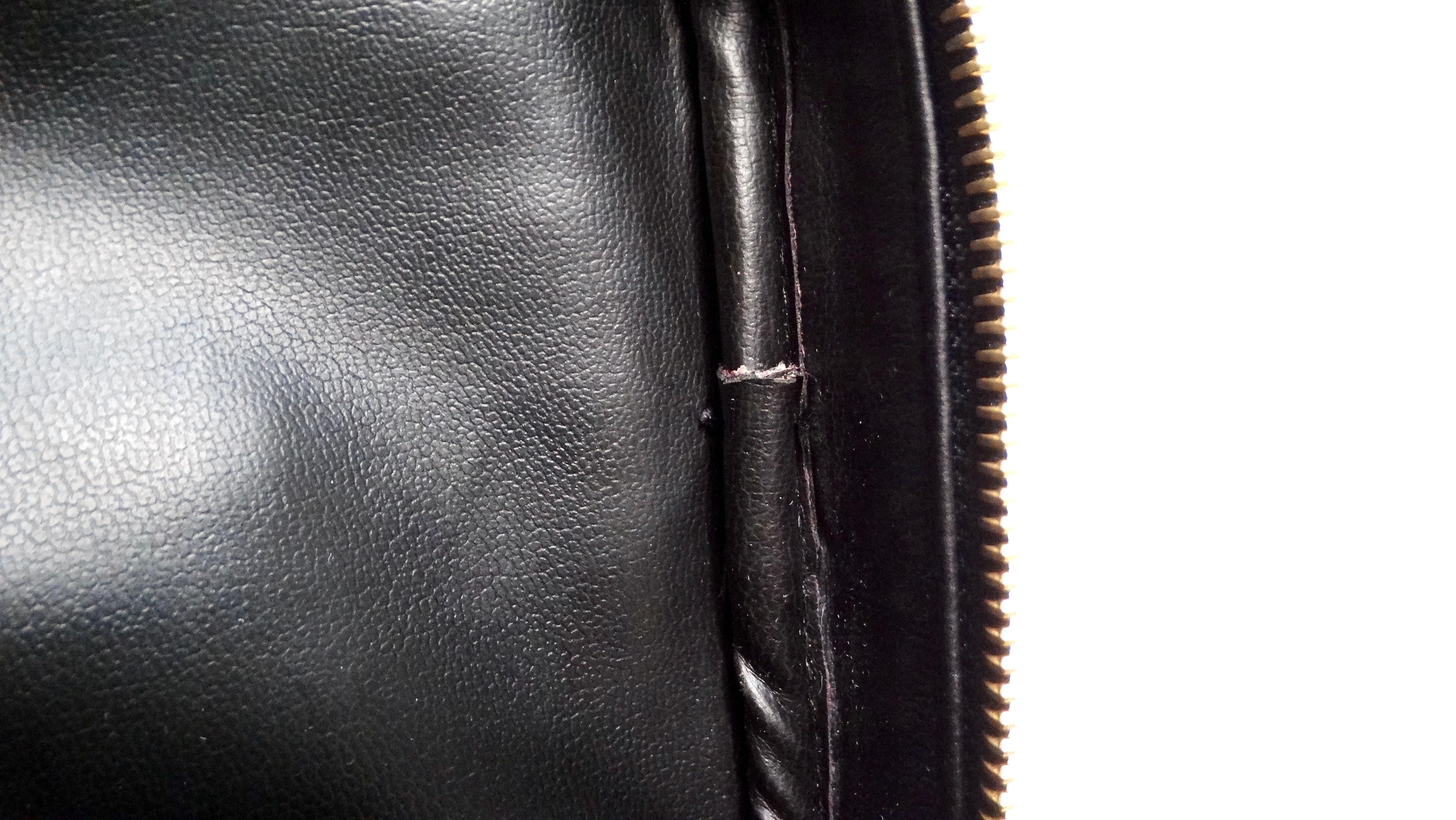 Chanel 1990s Black Quilted Lambskin Vanity Case For Sale 7