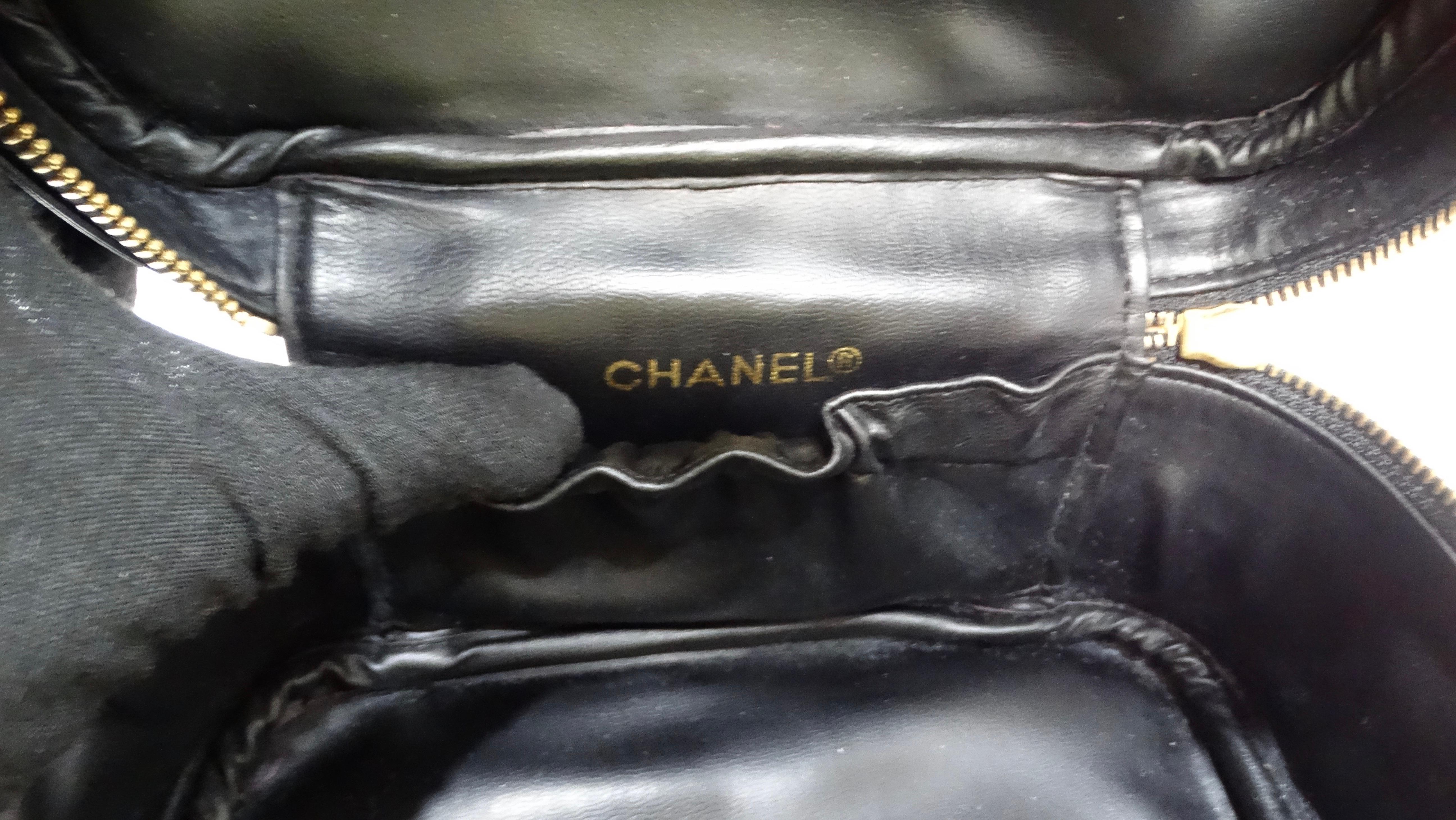 Chanel 1990s Black Quilted Lambskin Vanity Case For Sale 8