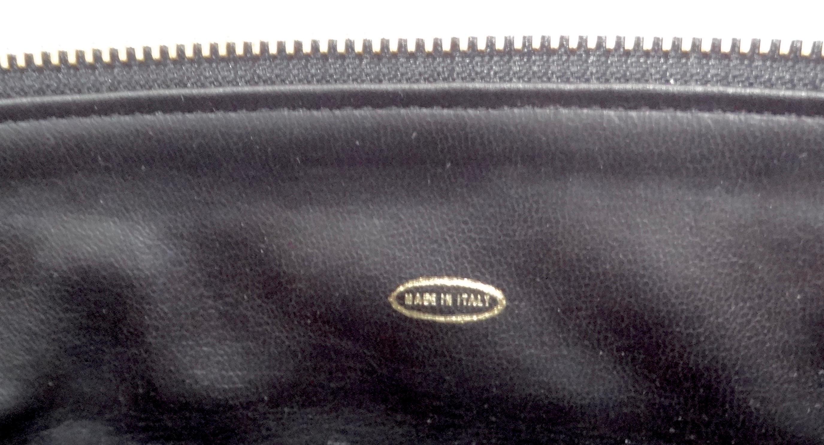 Chanel 1990s Black Quilted Lambskin Vanity Case For Sale 9