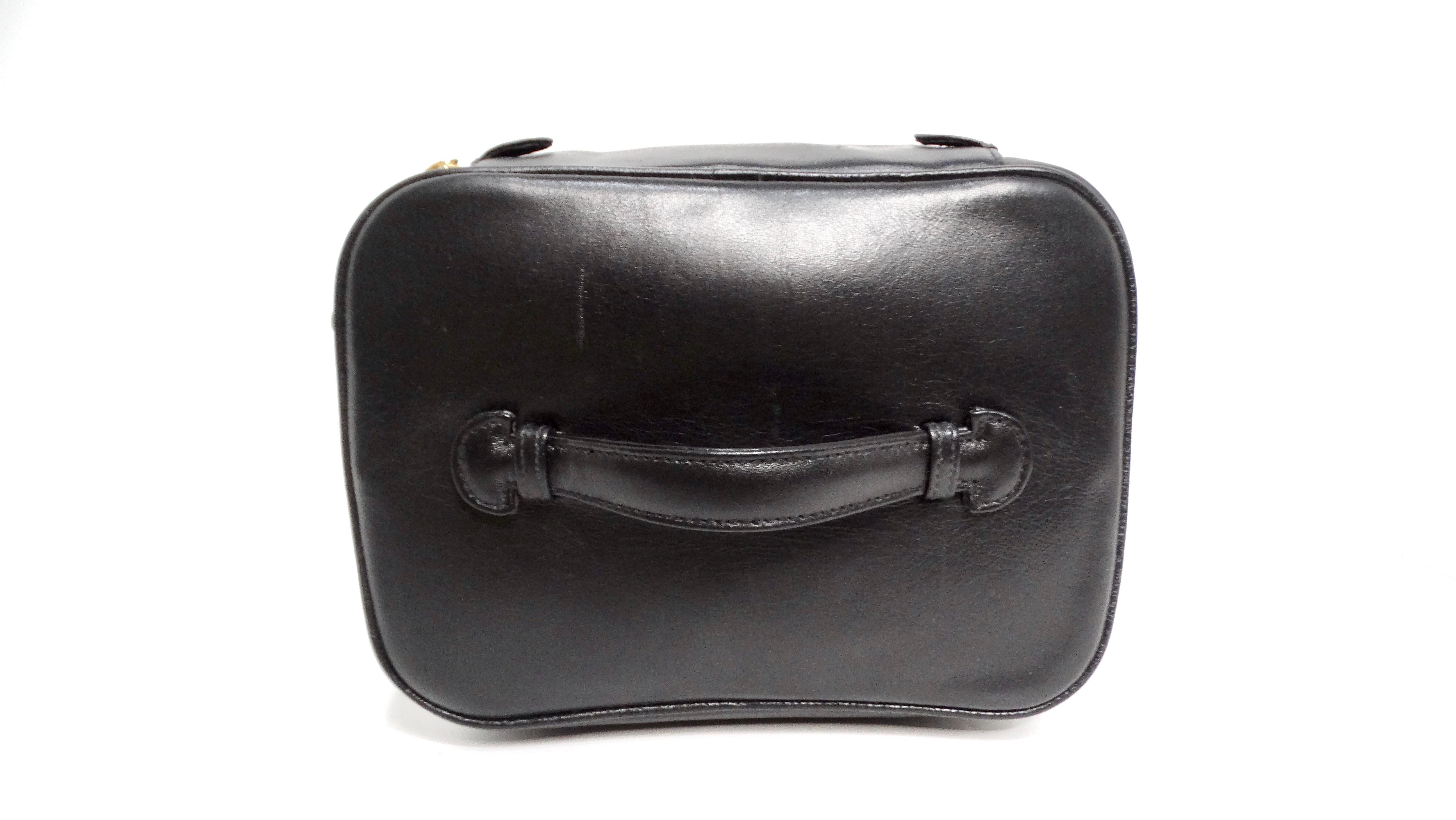 Chanel 1990s Black Quilted Lambskin Vanity Case For Sale 3
