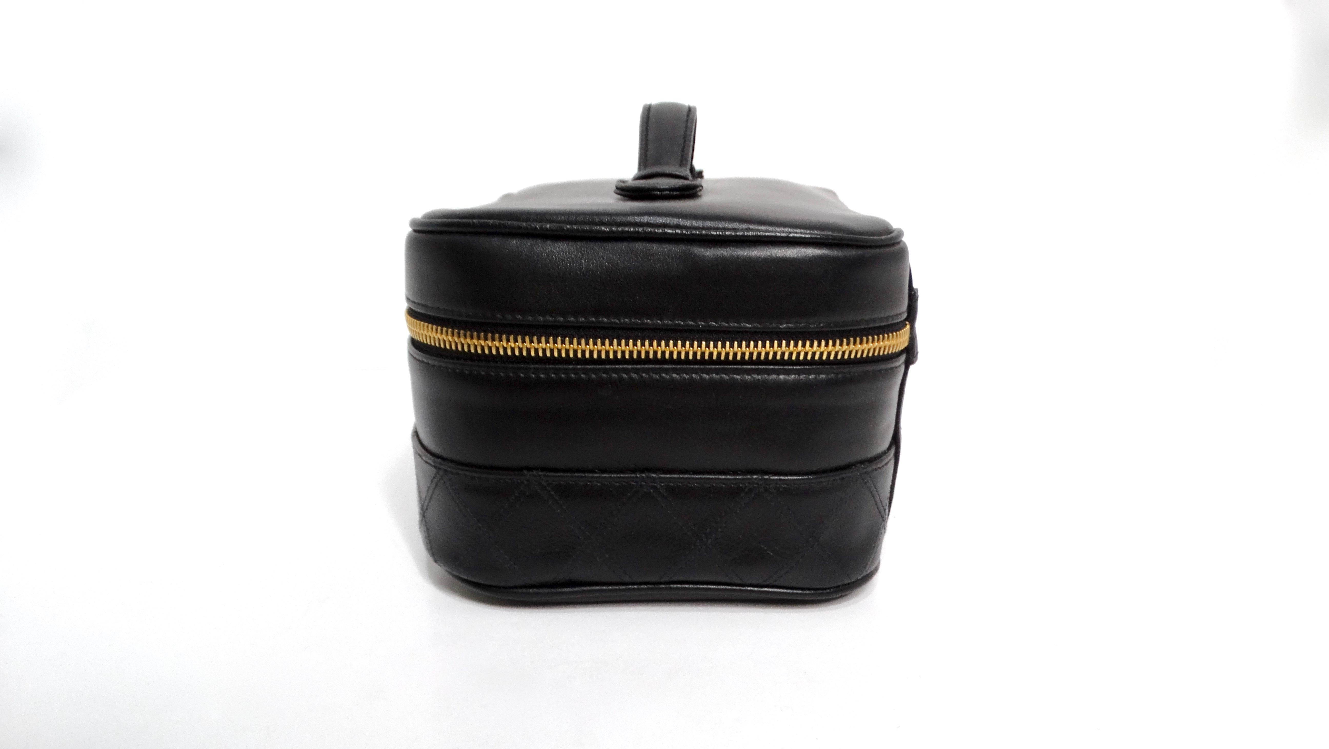 Chanel 1990s Black Quilted Lambskin Vanity Case For Sale 4
