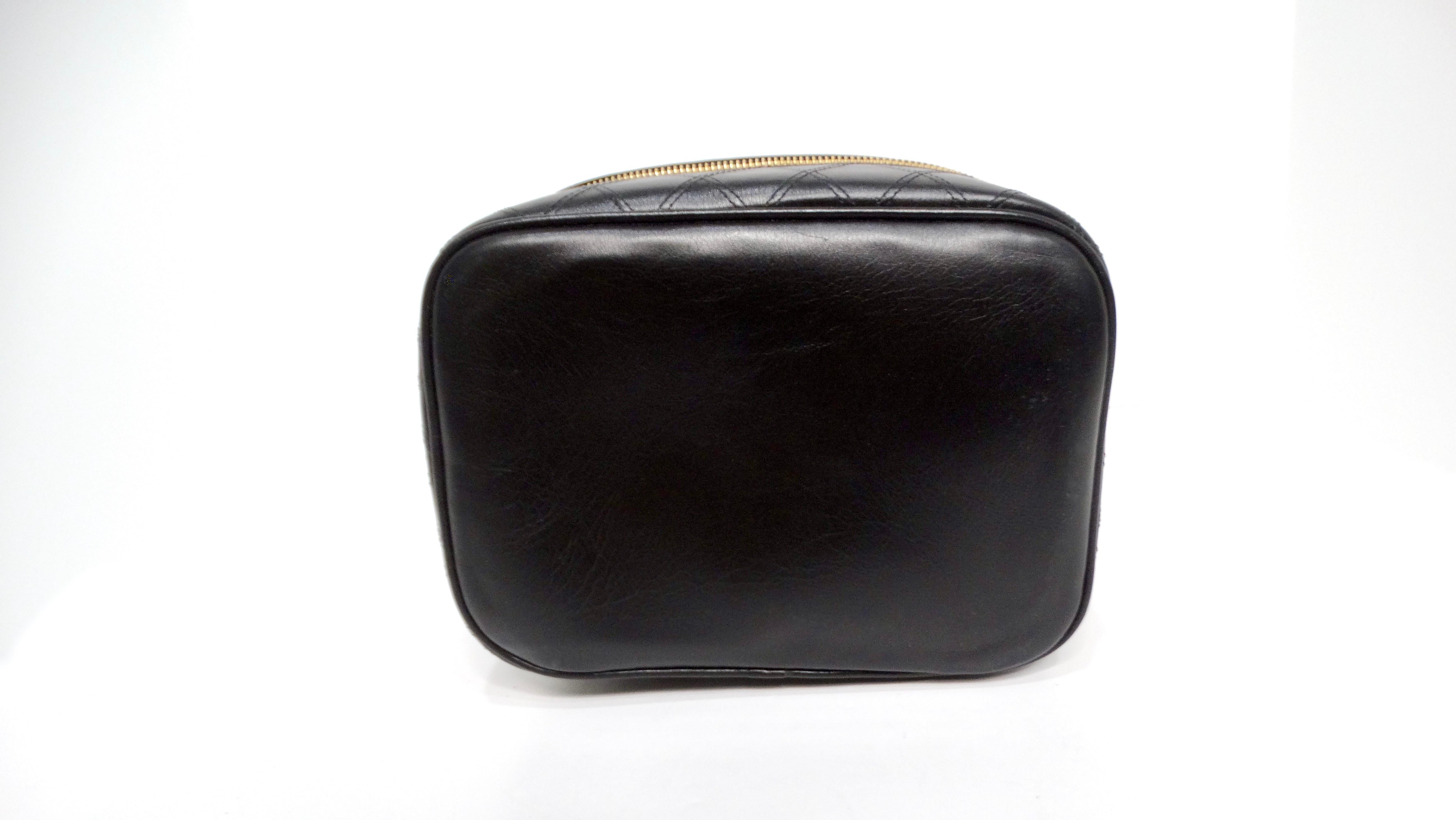 Chanel 1990s Black Quilted Lambskin Vanity Case For Sale 5