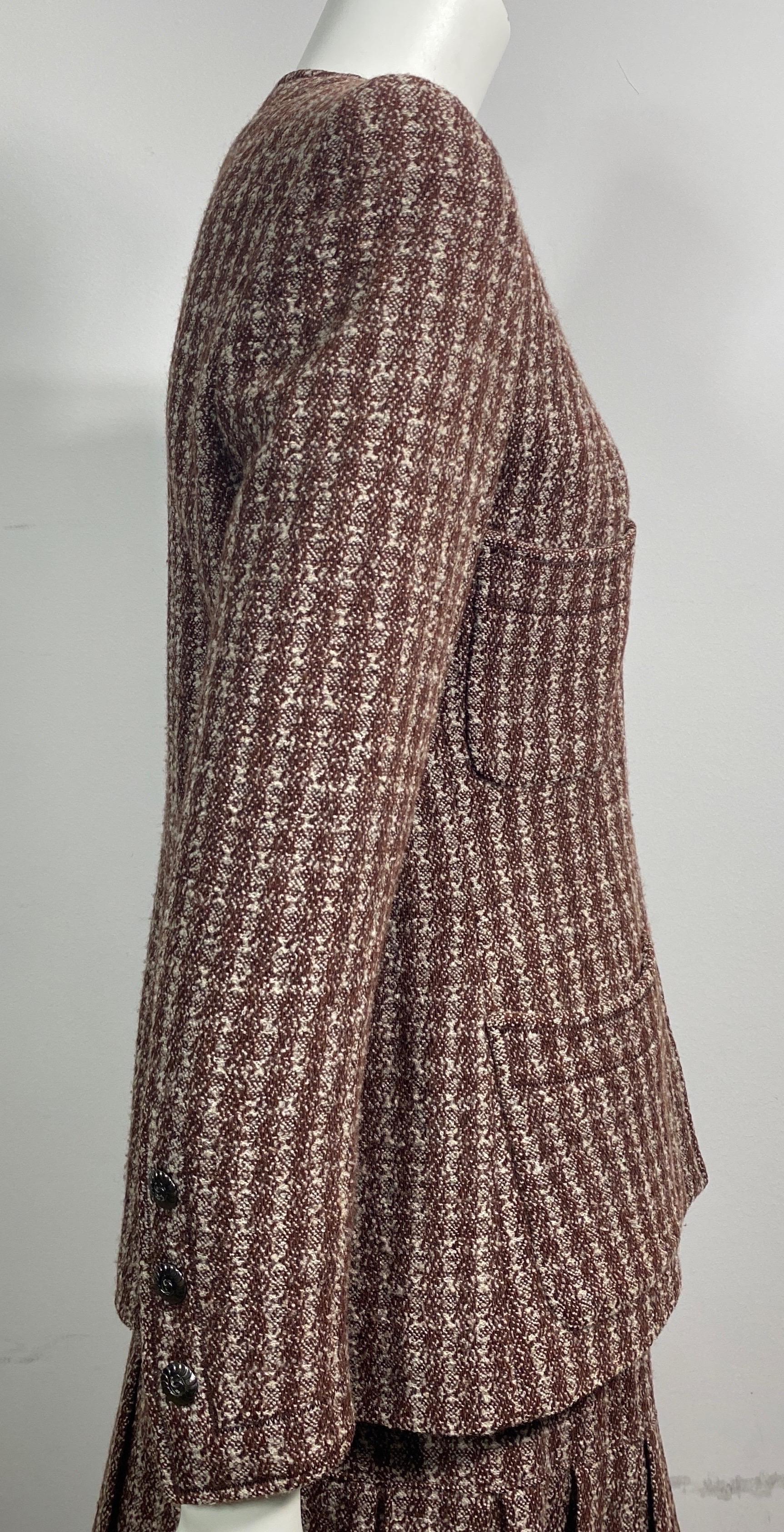 Chanel 1990’s Brown and Crème Wool Nailshead Tweed Skirt Suit-size 36 For Sale 6
