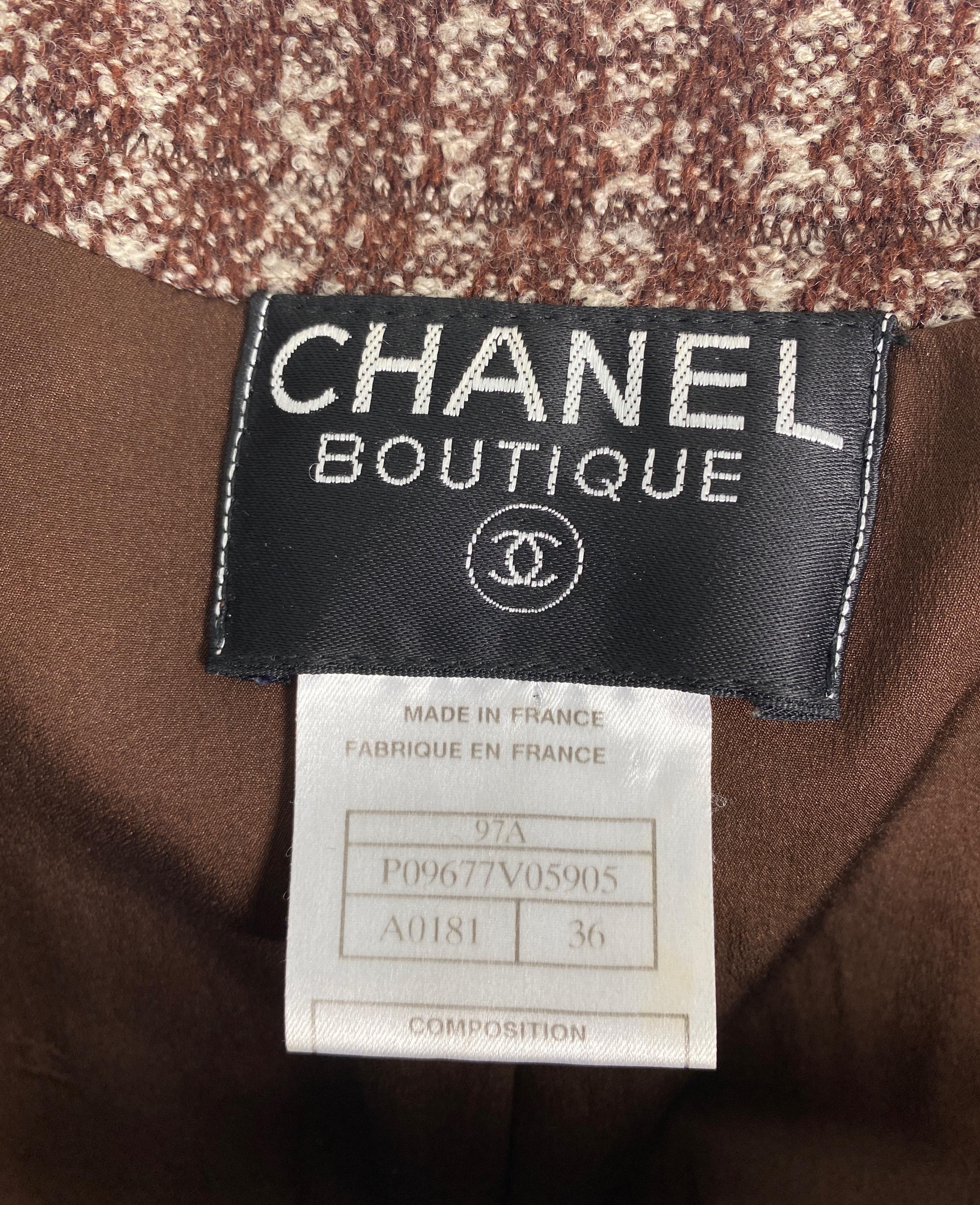 Chanel 1990’s Brown and Crème Wool Nailshead Tweed Skirt Suit-size 36 For Sale 12