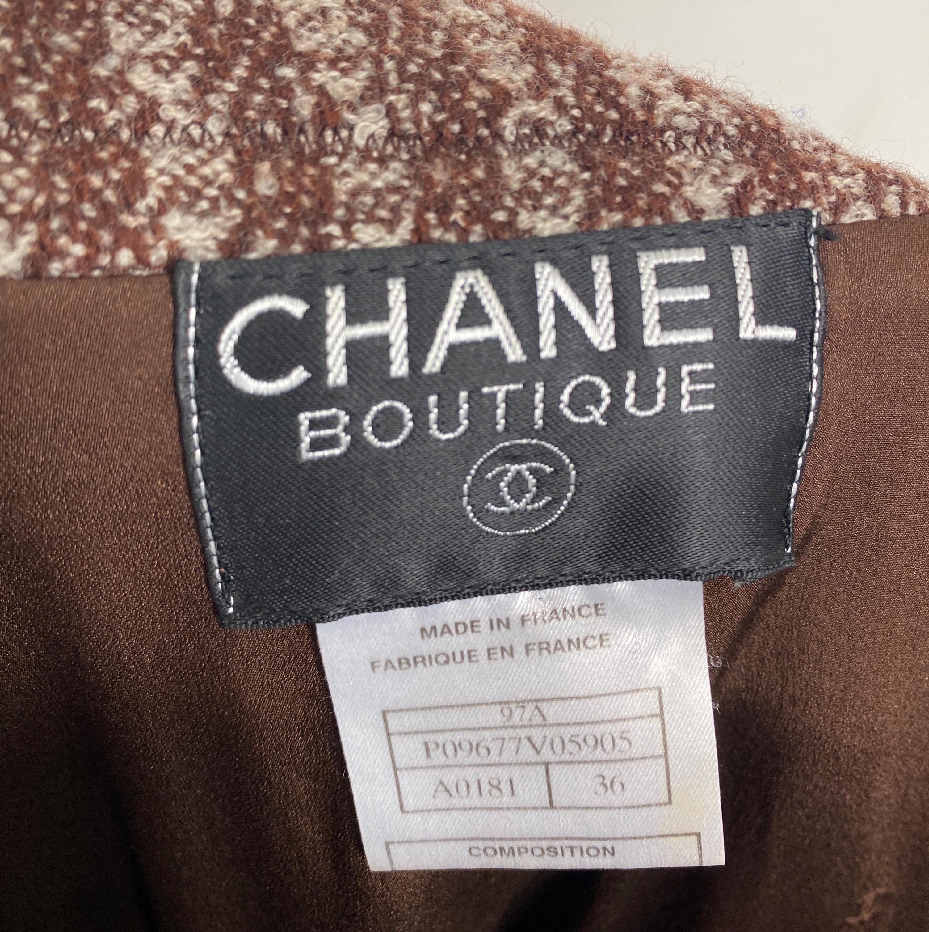 Chanel 1990’s Brown and Crème Wool Nailshead Tweed Skirt Suit-size 36 For Sale 14