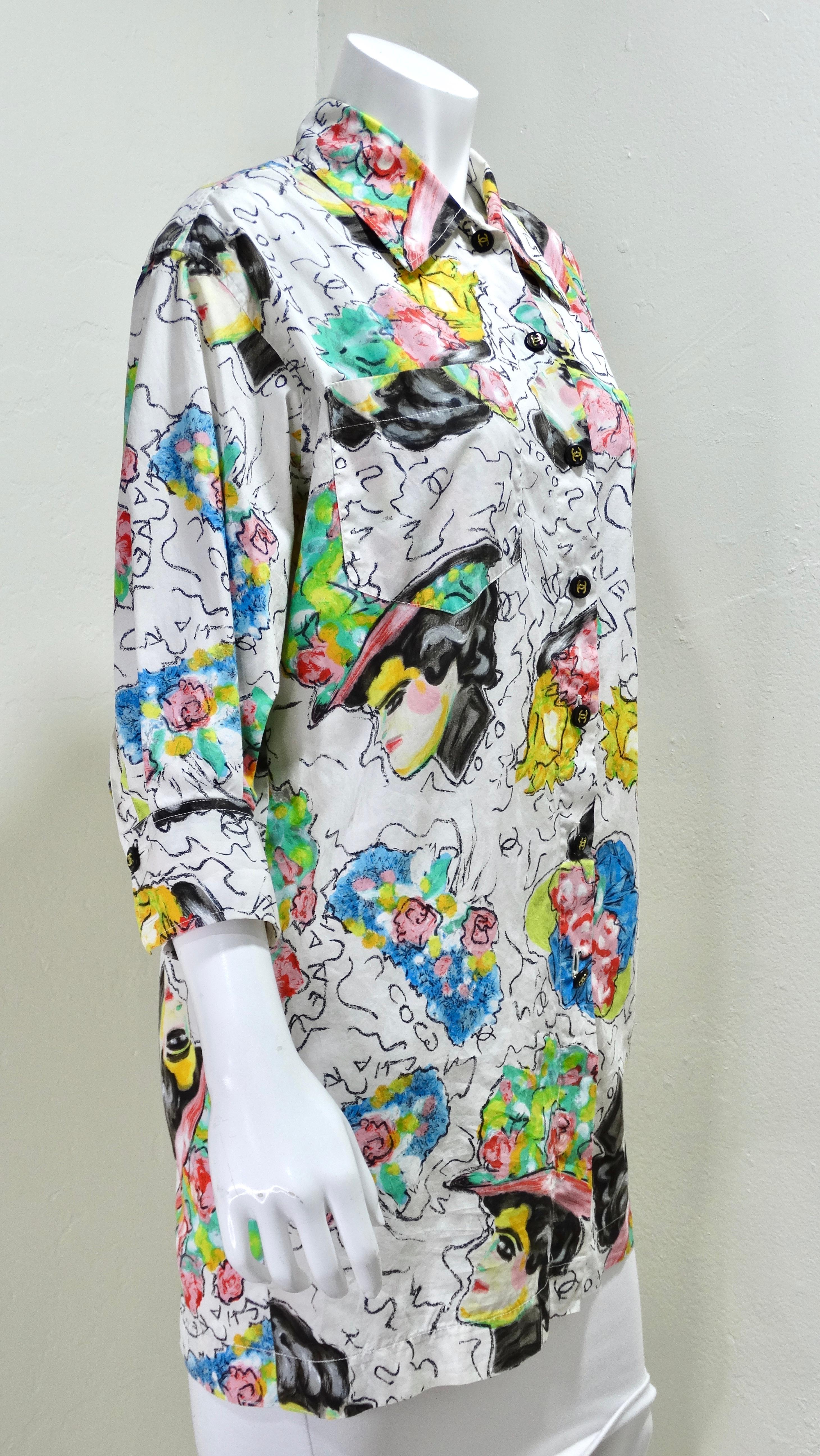 Chanel 1990er CC Bluse mit abstraktem Druck und Knöpfen im Zustand „Hervorragend“ im Angebot in Scottsdale, AZ