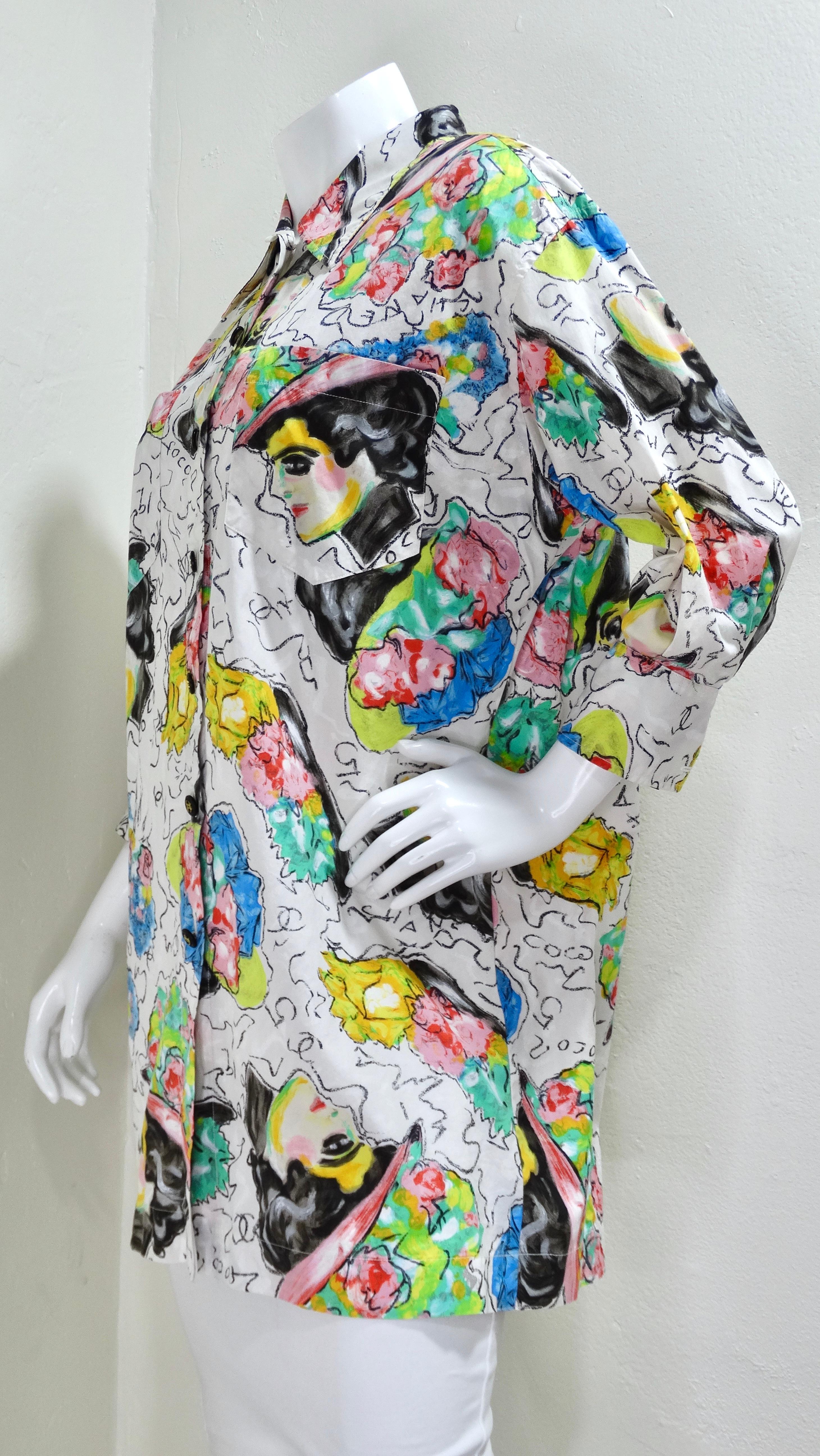 Camicetta Chanel anni '90 con bottoni CC con stampa astratta in vendita 2