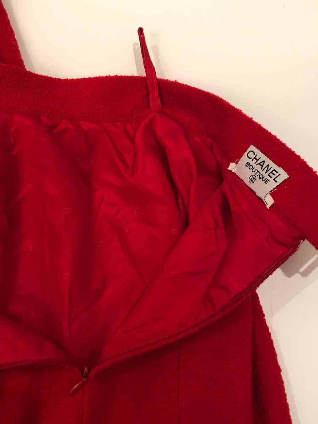 CHANEL 1990s CC-Knöpfe Einreihige Jacke Anzug Rot Tweed Bouclé im Angebot 11