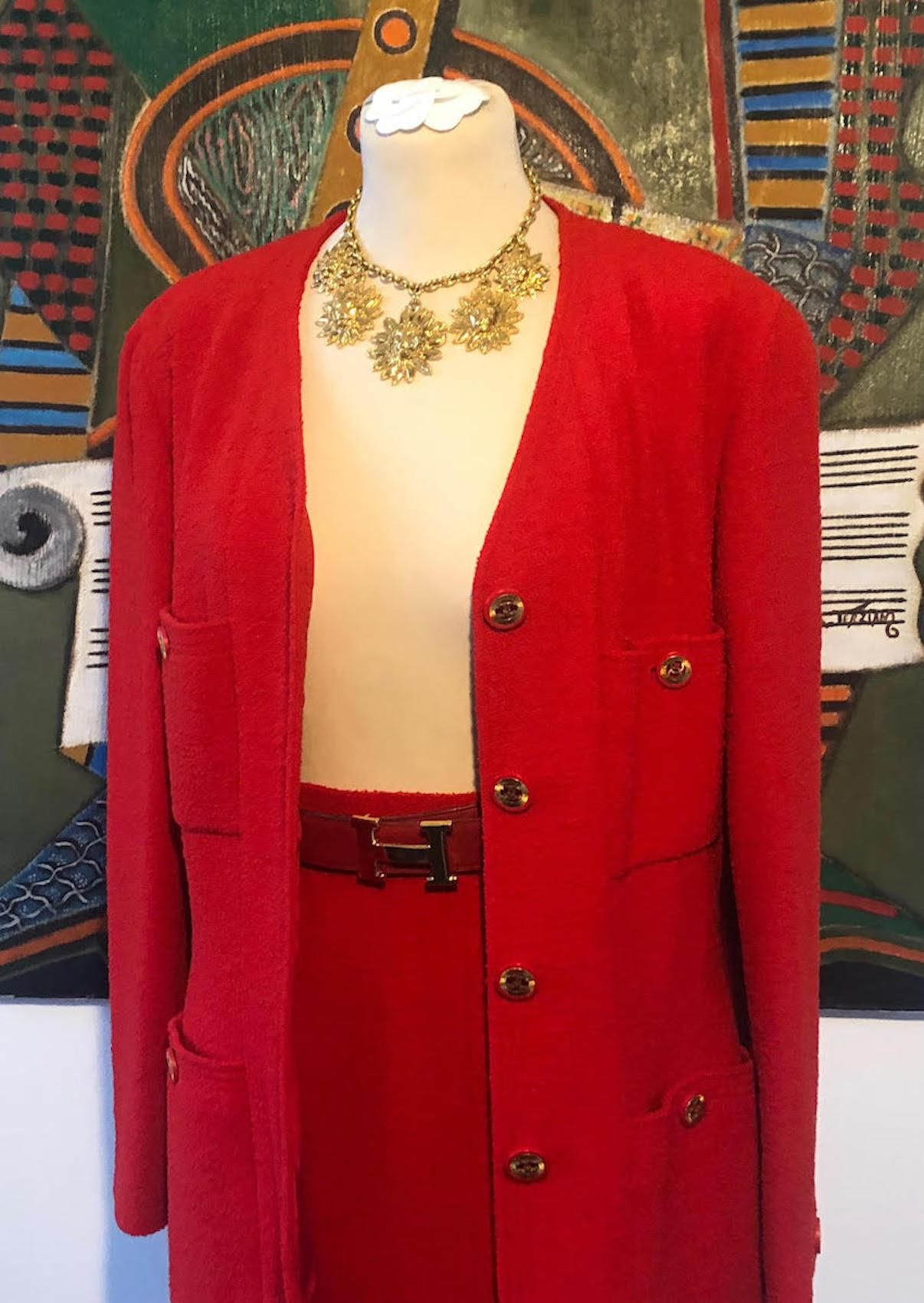 CHANEL 1990s CC-Knöpfe Einreihige Jacke Anzug Rot Tweed Bouclé Damen im Angebot