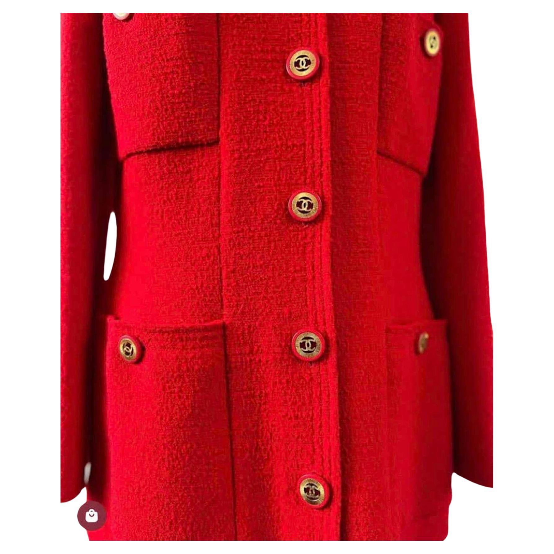 CHANEL 1990s CC-Knöpfe Einreihige Jacke Anzug Rot Tweed Bouclé im Angebot