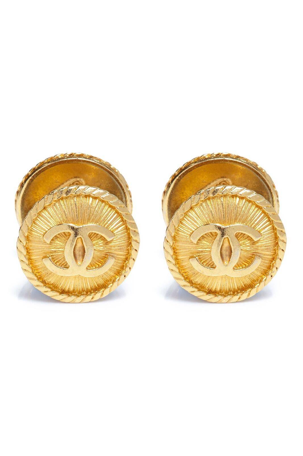 Chanel 1990s Gold Gilt Cufflinks With Double CC Motif  In Excellent Condition In London, GB