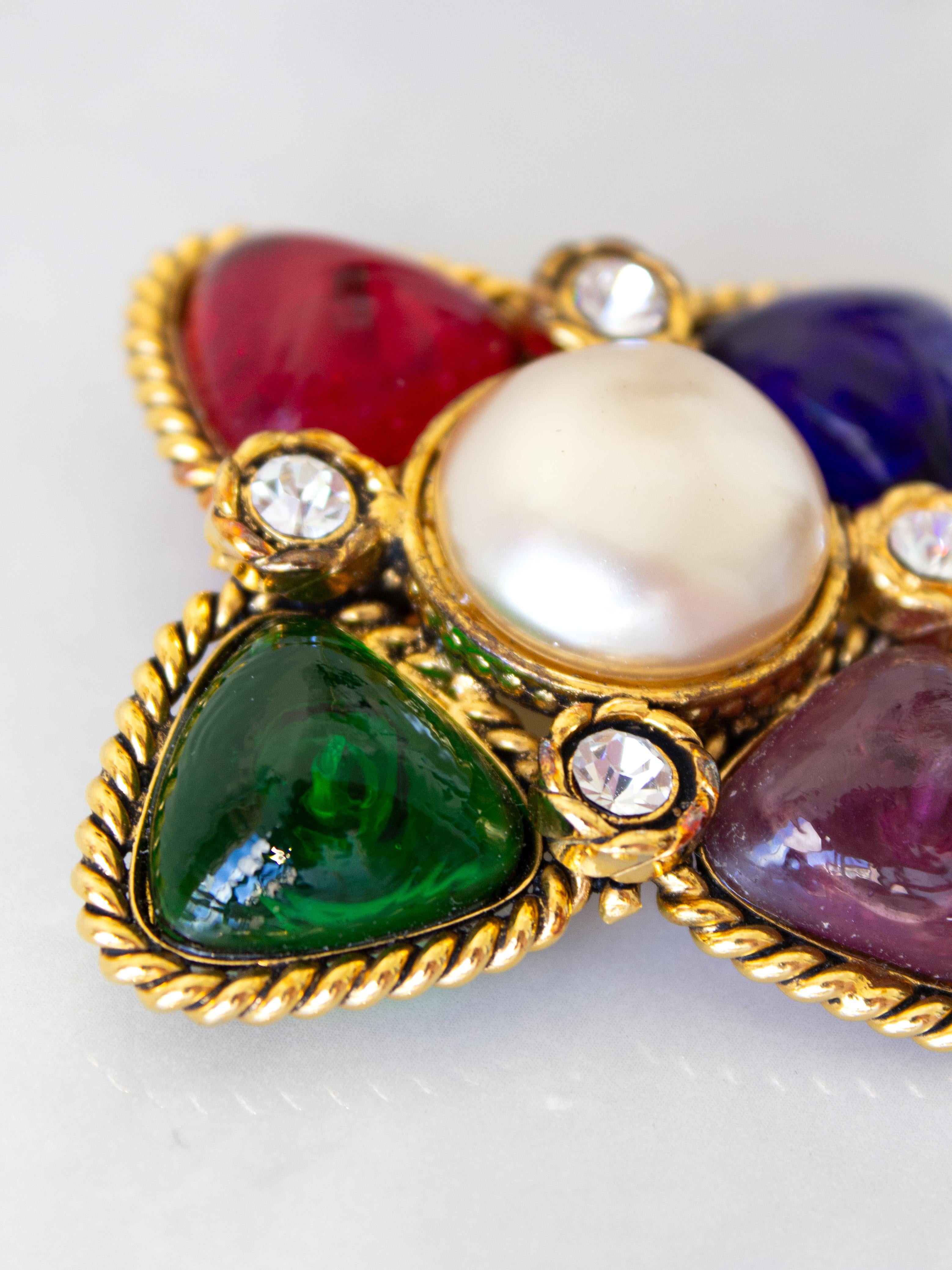 Chanel 1990s Gold Plated Gripoix Glass Pearl Multicolor Collection 23 Brooch In Good Condition For Sale In Jersey City, NJ