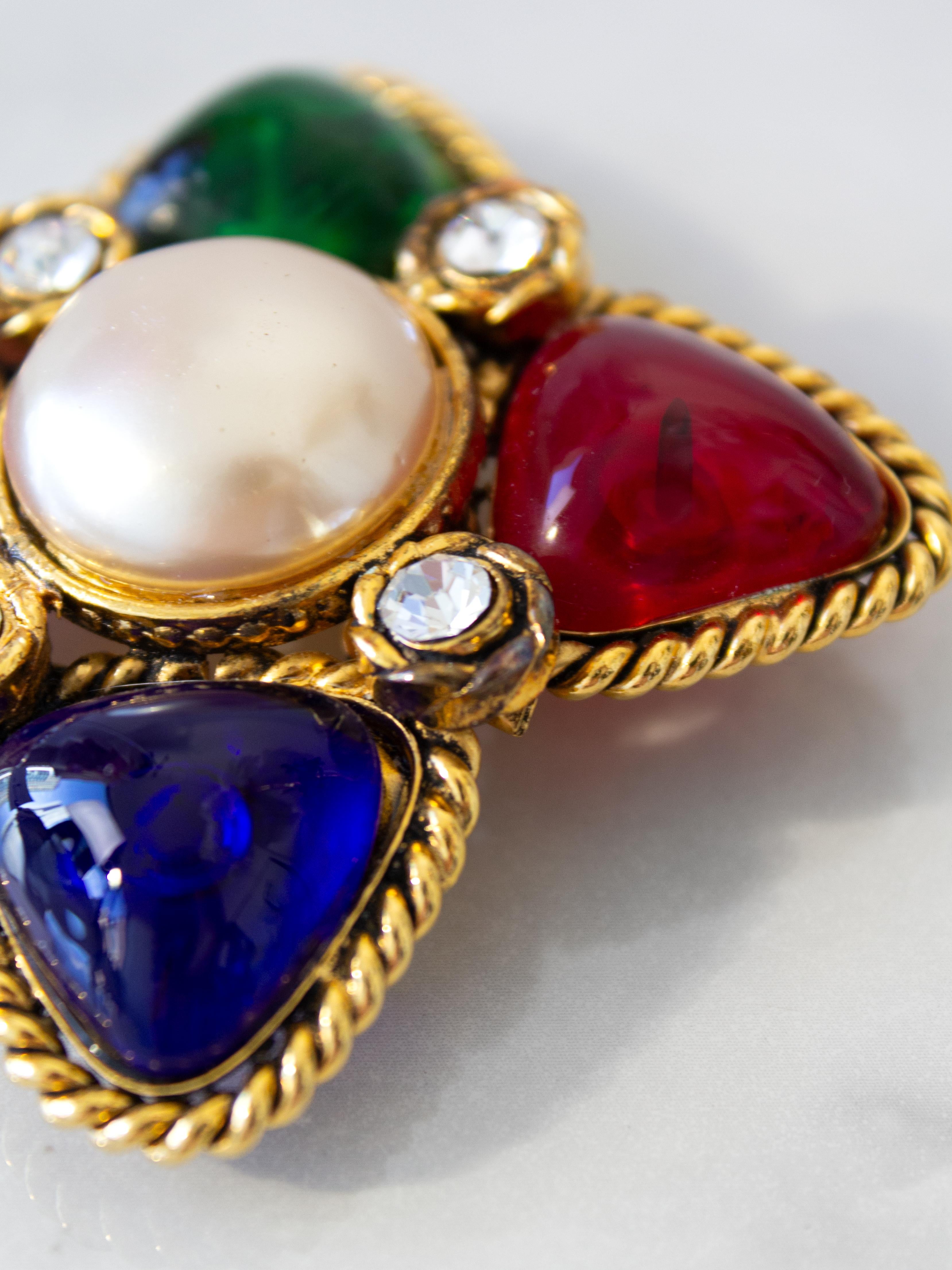 Chanel 1990s Gold Plated Gripoix Glass Pearl Multicolor Collection 23 Brooch For Sale 3