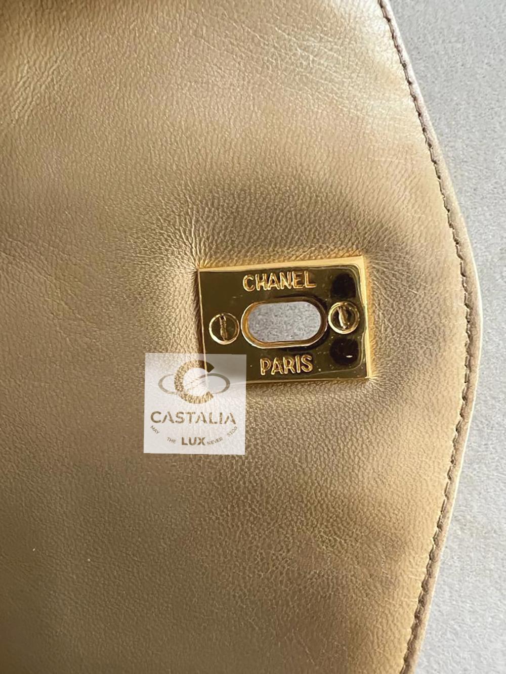 CHANEL 1990 Museum Level Rarest Leather Backpack (Sac à dos en cuir) en vente 9