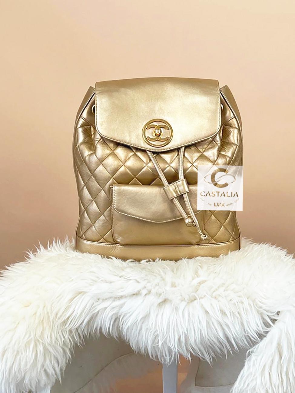 CHANEL 1990s Museum Level Rarest Leather Backpack Unisexe en vente
