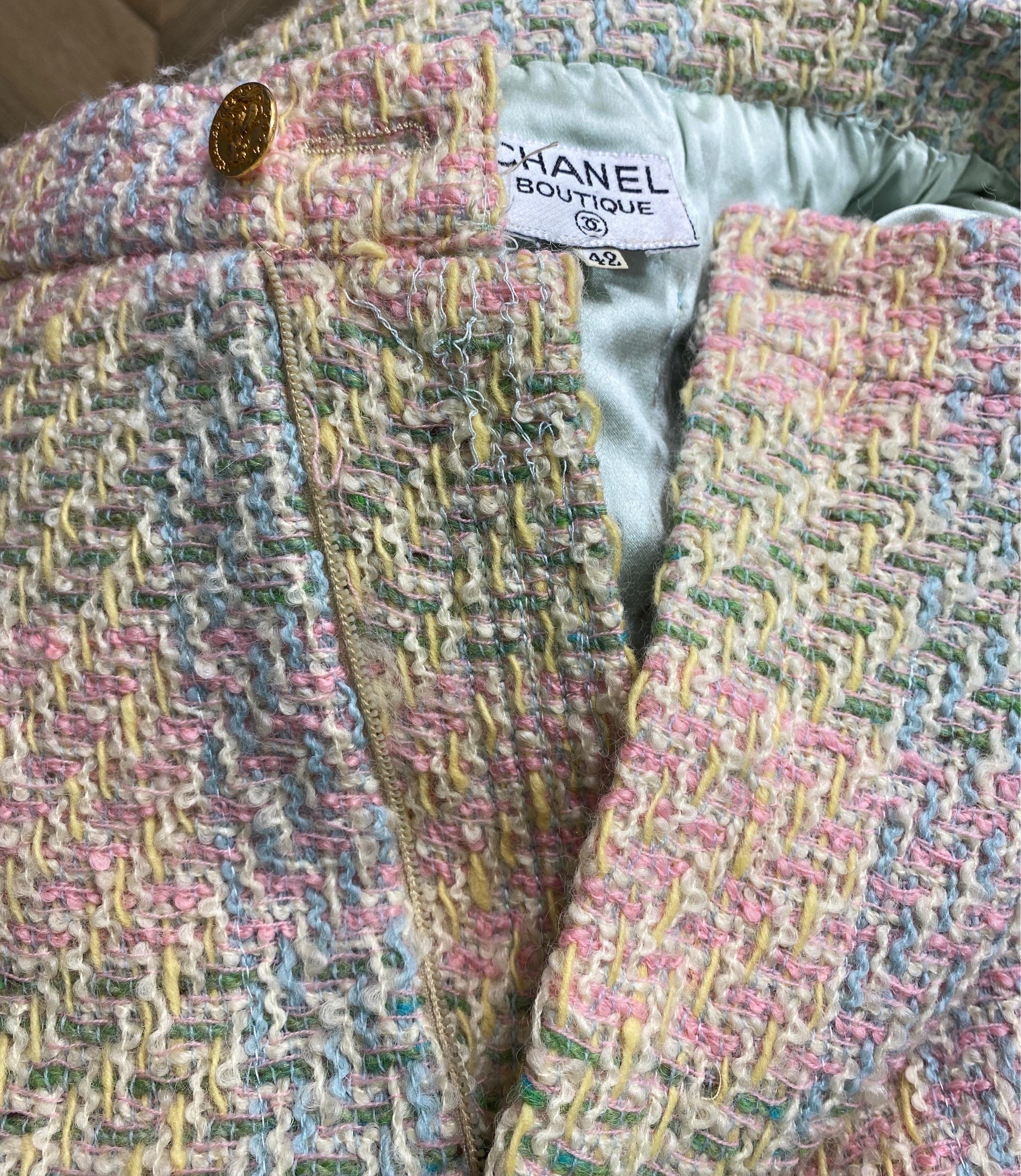 Chanel 1990’s Pastel Boucle Tweed Skirt - Size 42  For Sale 7