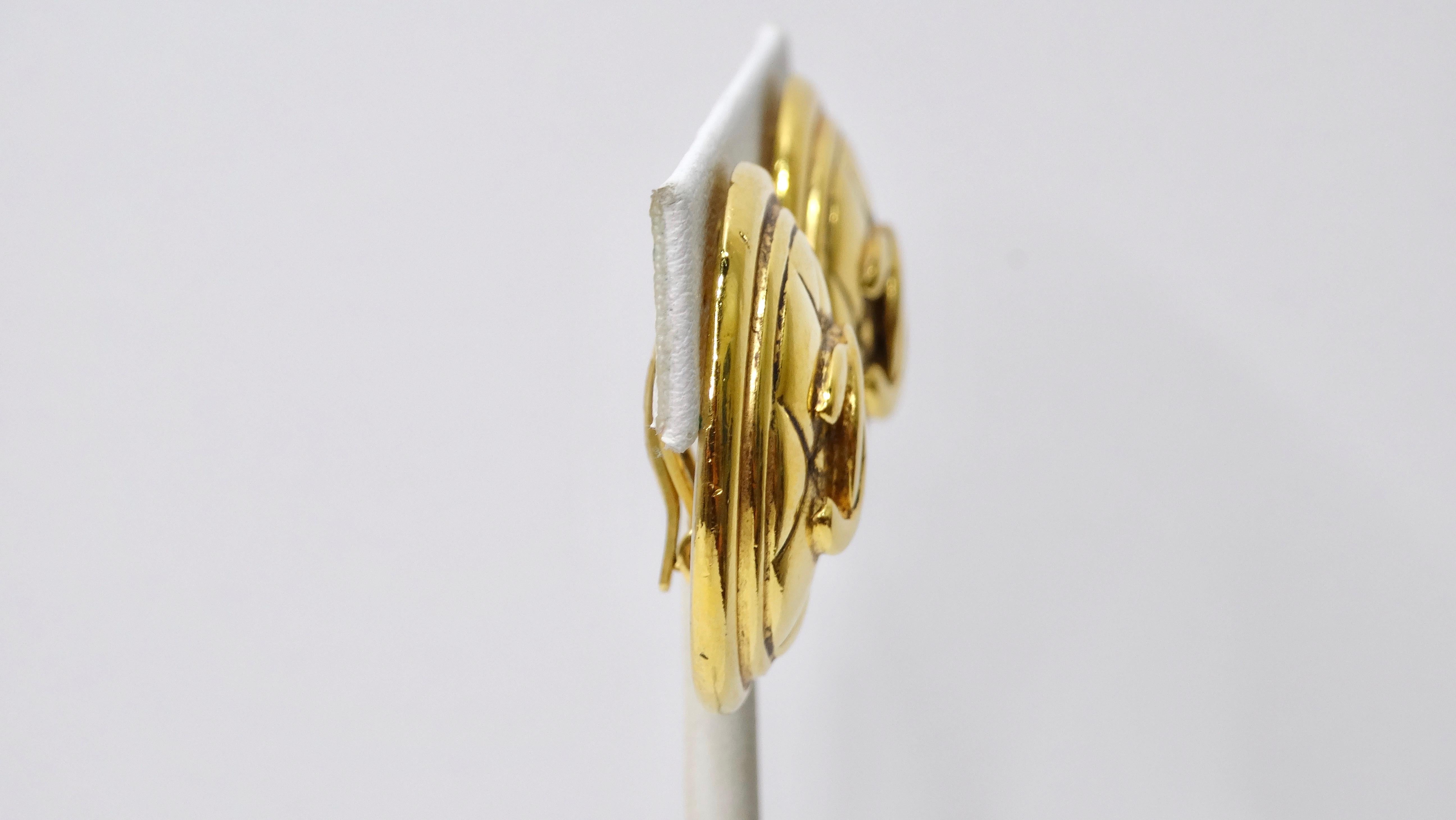  Chanel 1990er 'Quilted' Goldohrringe aus Gold im Zustand „Hervorragend“ im Angebot in Scottsdale, AZ