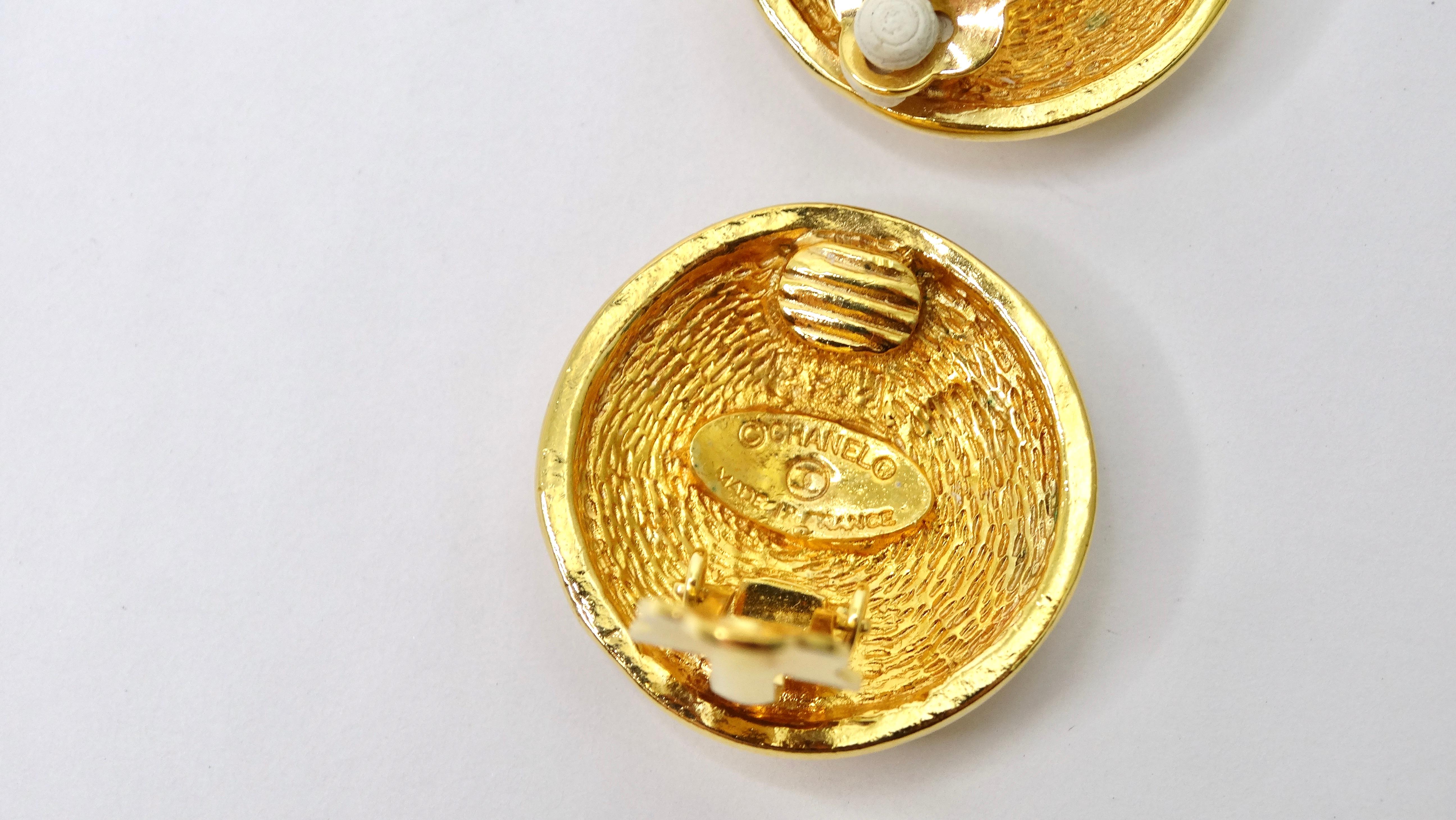 Chanel 1990's 'Quilted' Gold Earrings  In Excellent Condition In Scottsdale, AZ