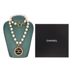 Chanel 1990's Rare Vintage 'CC' Logo 24k Gold Plated Medallion Pearl Necklace
