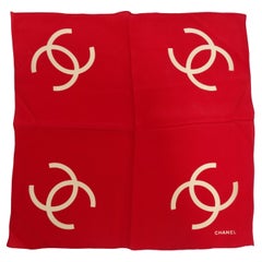 Chanel Bufanda Petite de Seda Roja Estampada Años 90