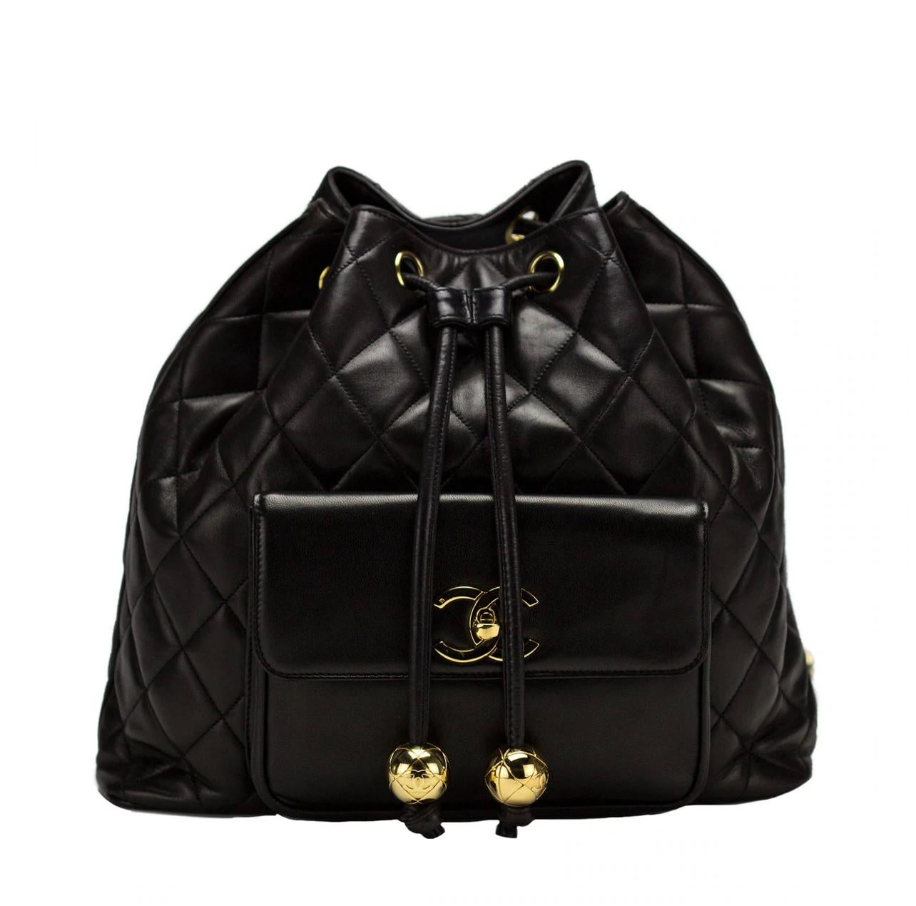 Black Chanel 1994 Vintage Diamond Quilted Drawstring Bucket Backpack Rucksack Bag For Sale