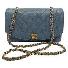Chanel anni '90 Vintage Diana Baby Blue Caviar Medium Classic Flap Bag