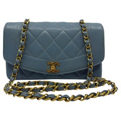 Chanel 1990 Vintage Diana Baby Blue Caviar Piccola Borsa Classica con Flap