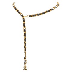 CHANEL 1990's Vintage gold chain leather interwoven link CC charm belt