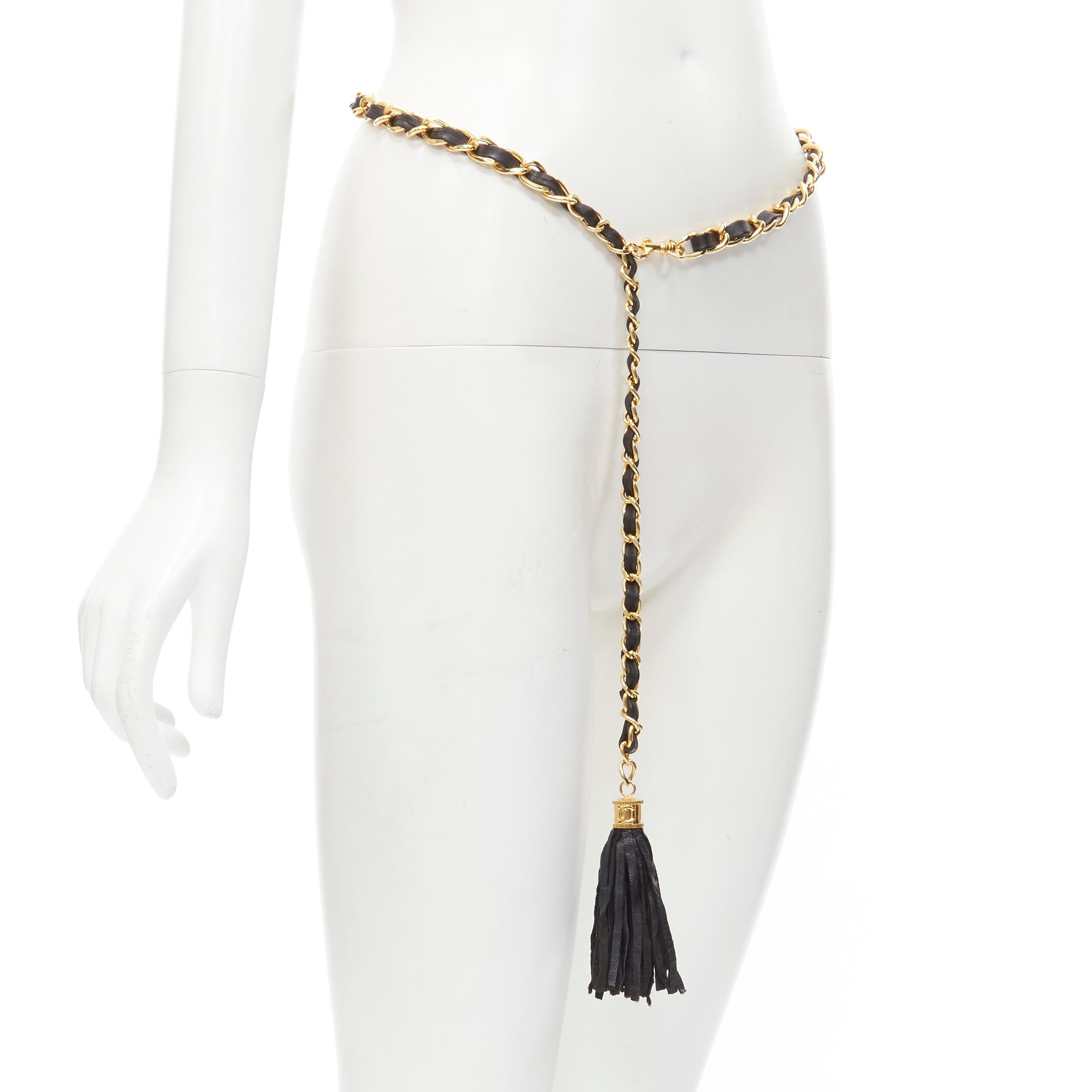 CHANEL 1990's Vintage gold chain leather interwoven link tassel charm belt In Excellent Condition For Sale In Hong Kong, NT