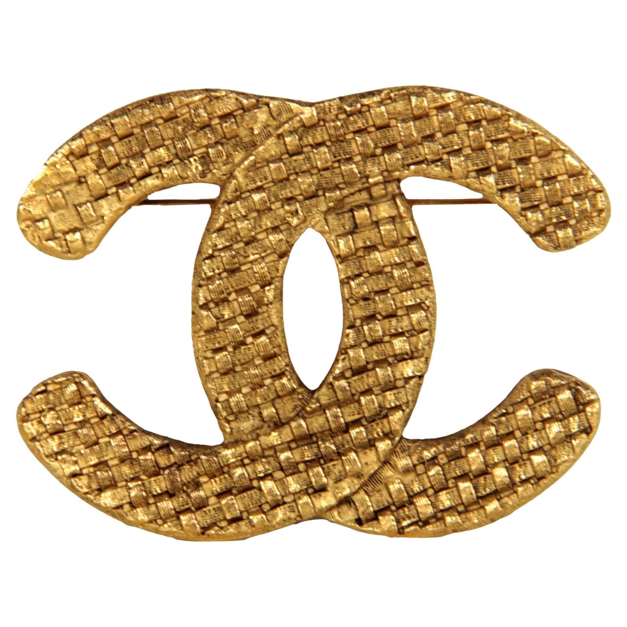 Chanel 1990s Vintage Gold Woven CC Logo Brooch For Sale at 1stDibs Chanel 1990s Vintage Gold Woven CC Logo Brooch