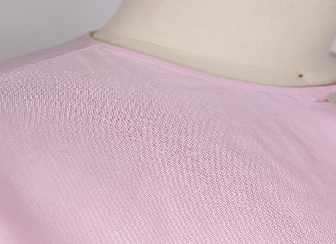 Camisa abotonada rosa claro vintage Chanel años 90 en venta 2