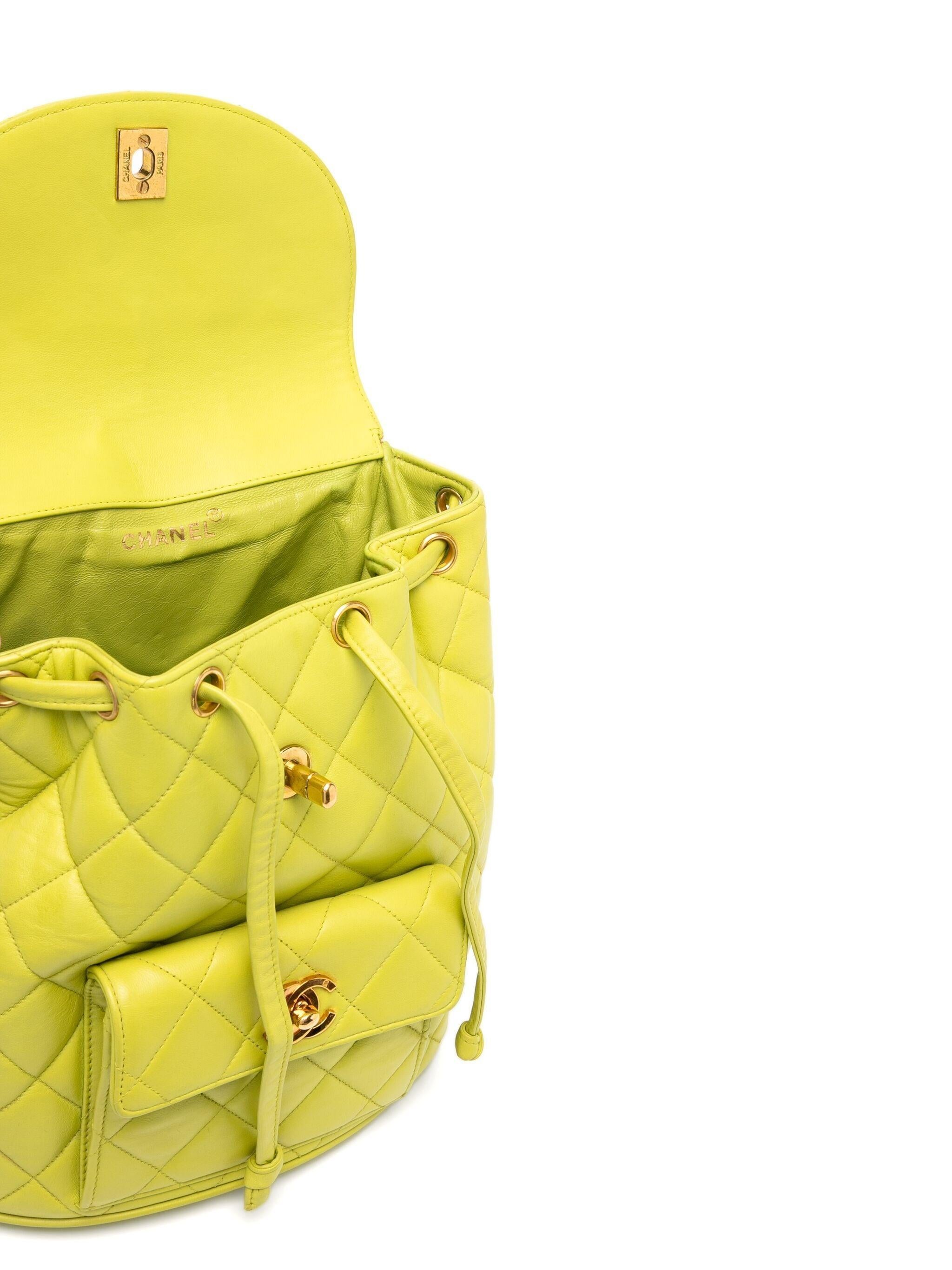 Sac à dos Duma Cc en cuir d'agneau matelassé vert citron vintage Chanel, années 1990 Unisexe en vente
