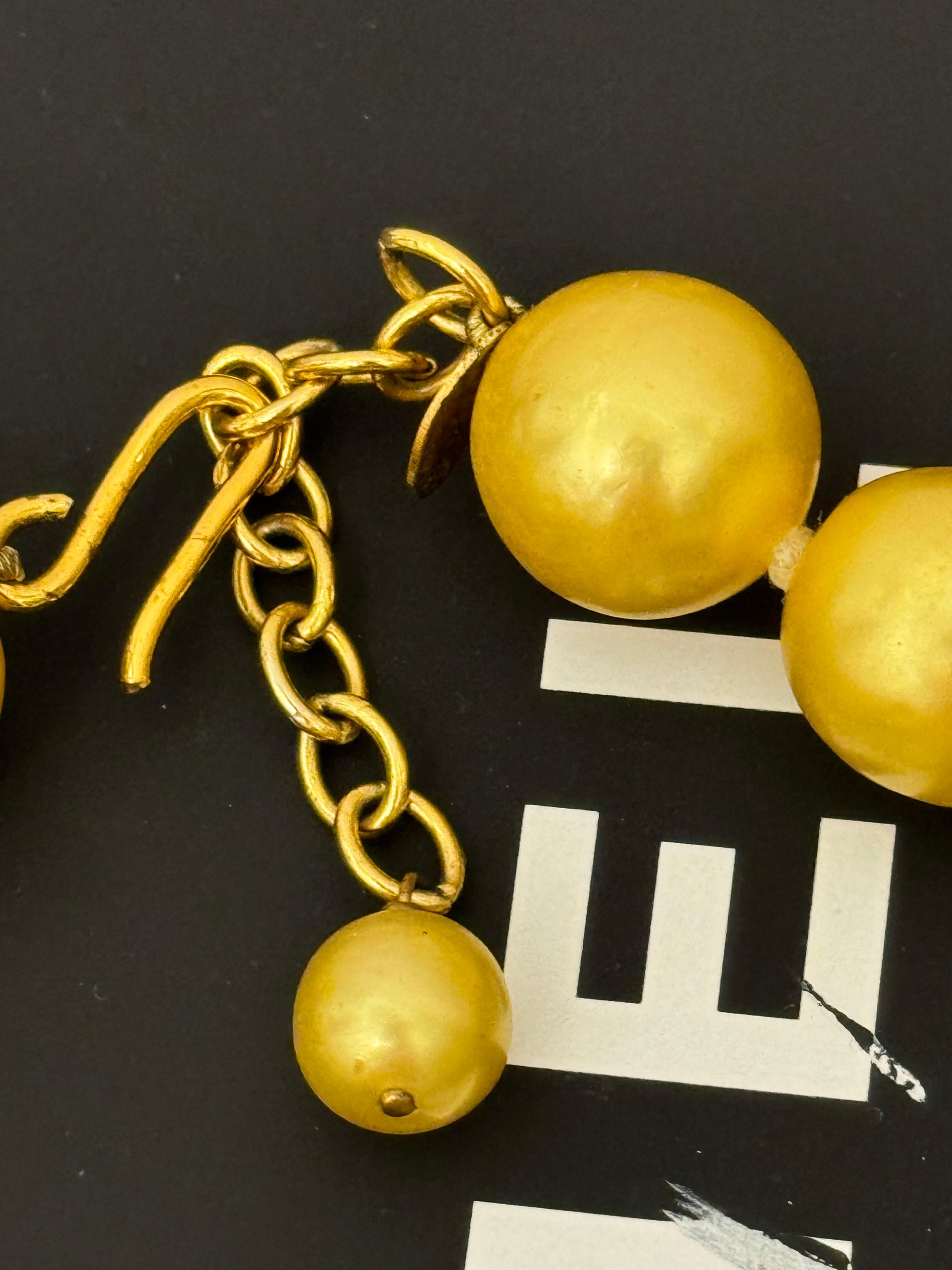 Chanel 1991 collana girocollo con perle di vetro giallo Gripoix di Karl Lagerfeld in vendita 1