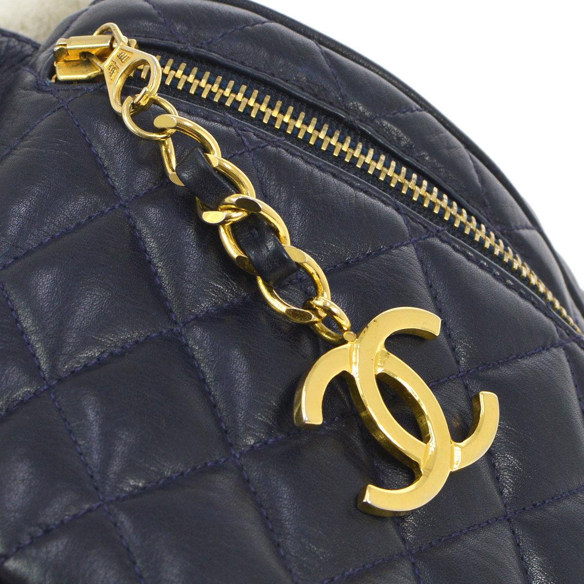 Chanel 1991 Navy Blue Quilted Lambskin Vintage Fanny Pack Waist Belt Bum Bag In Good Condition For Sale In Miami, FL