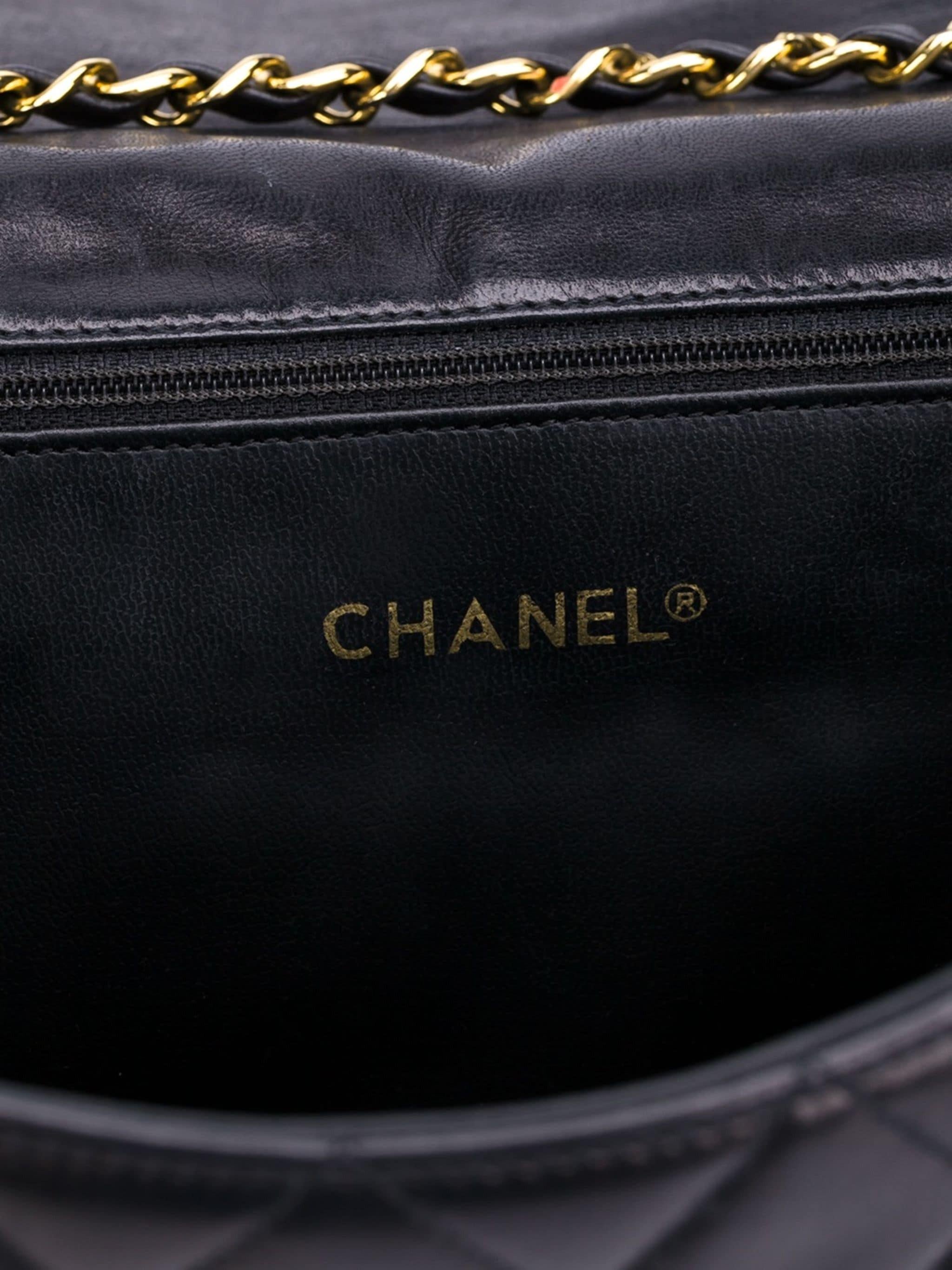 Chanel 1991 Quilted Lambskin Vintage Jumbo Maxi Flap Bag For Sale 2