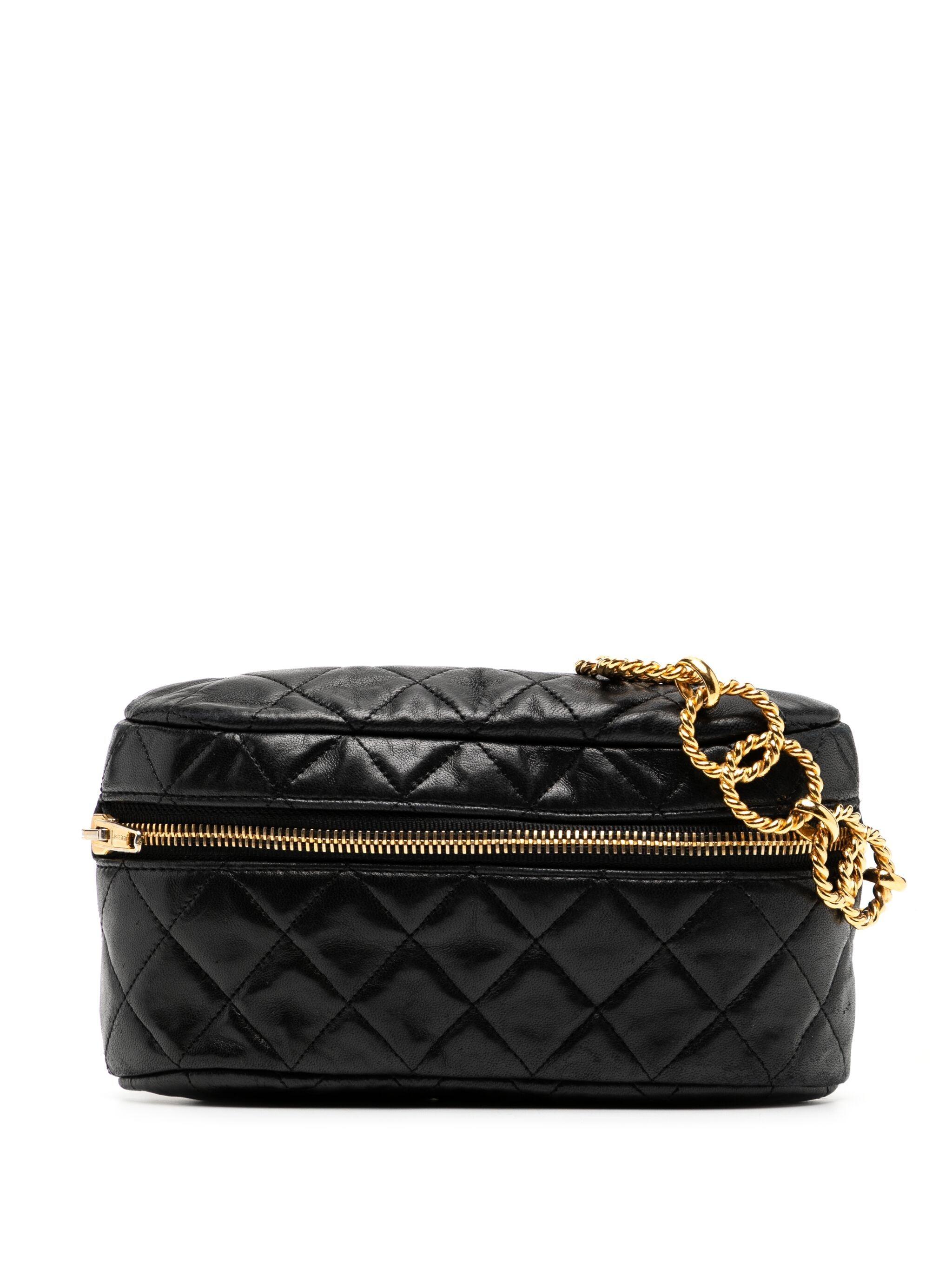 Chanel 1991 Raro Cinturón riñonera vintage de piel de cordero acolchada con diamantes en Bueno estado para la venta en Miami, FL